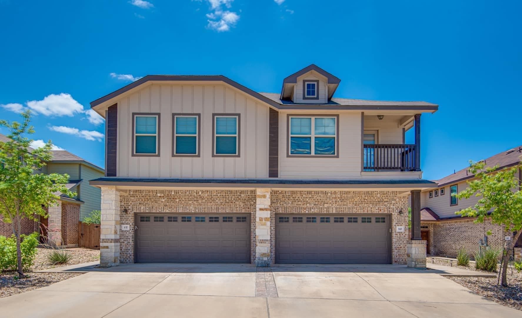 137 and 143 Lakeview Ct