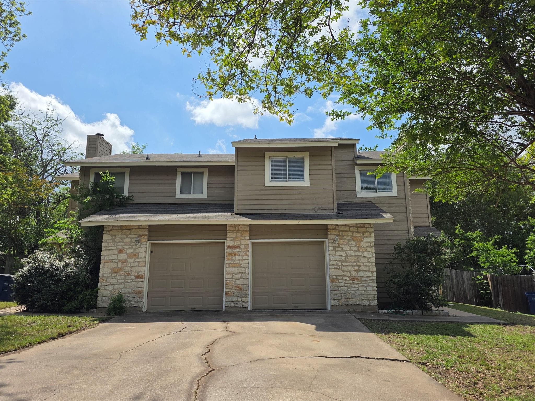 8818 Clearbrook Trl