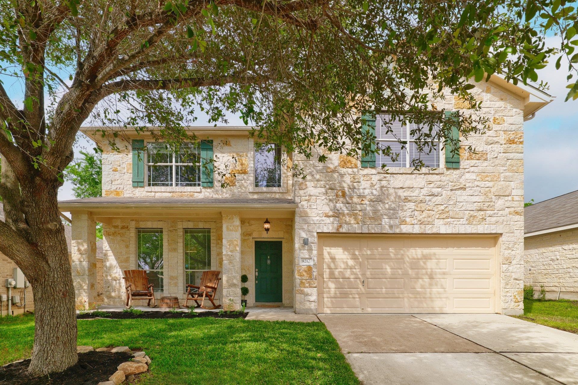 9212 Pioneer Forest Dr