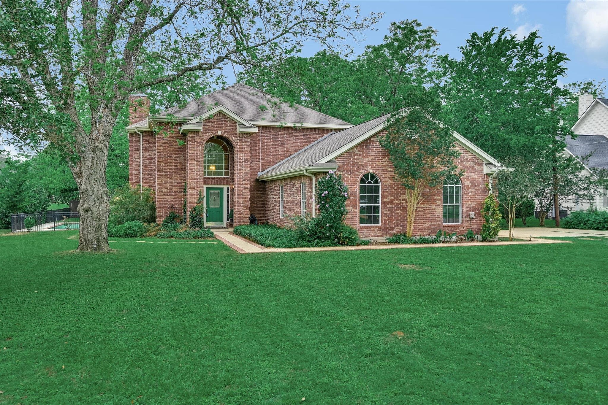 220 2 Mile Ln