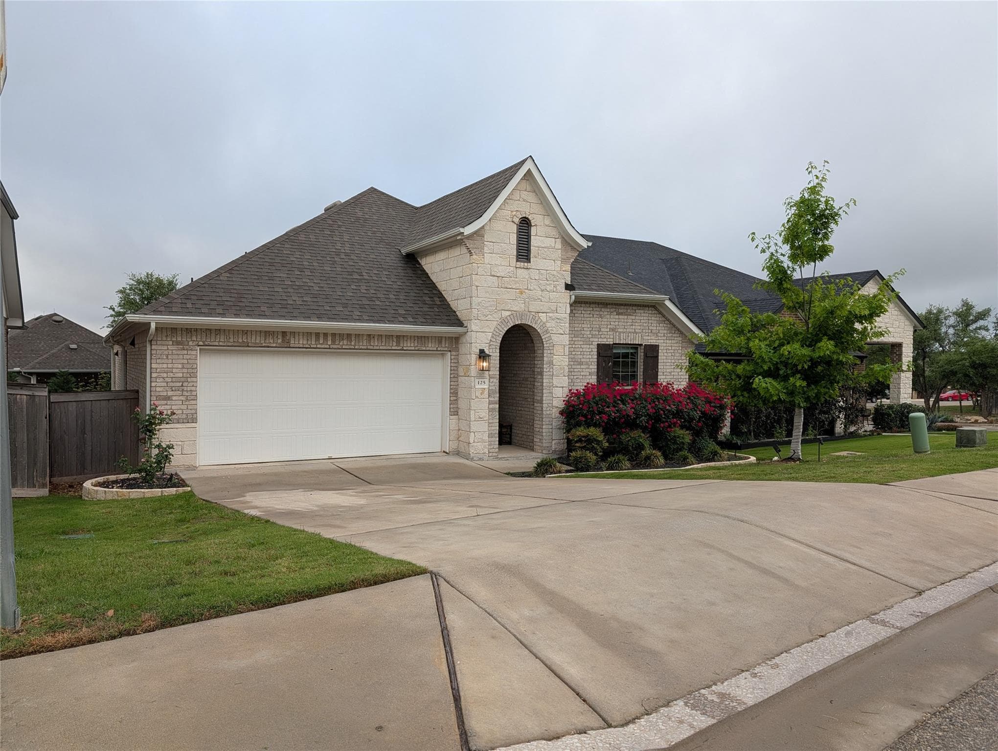 125 WHISTLING WILLOW Dr
