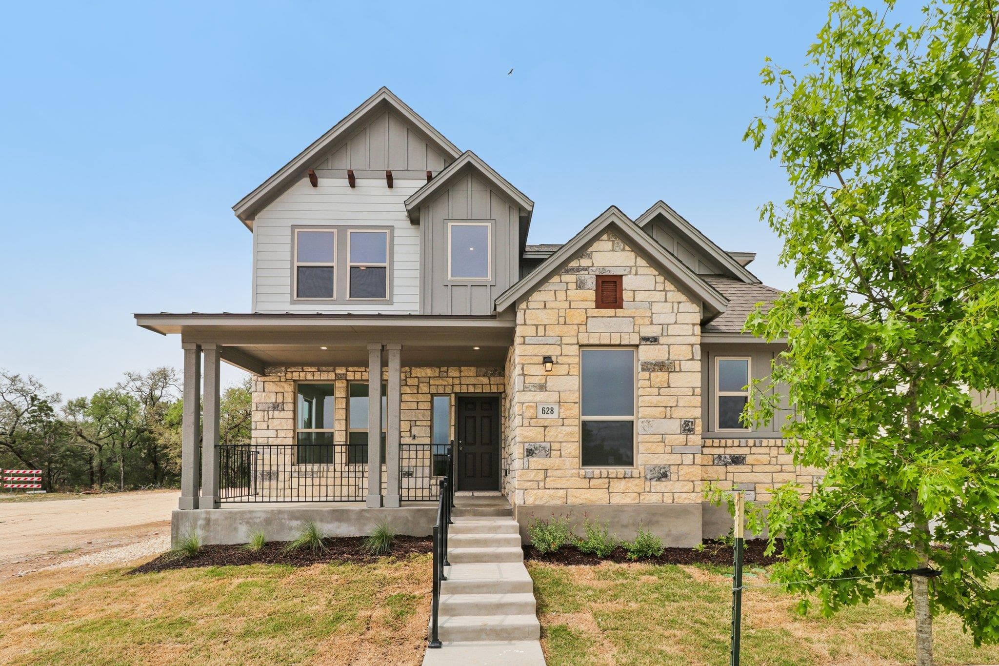 628 Treadwell Ln