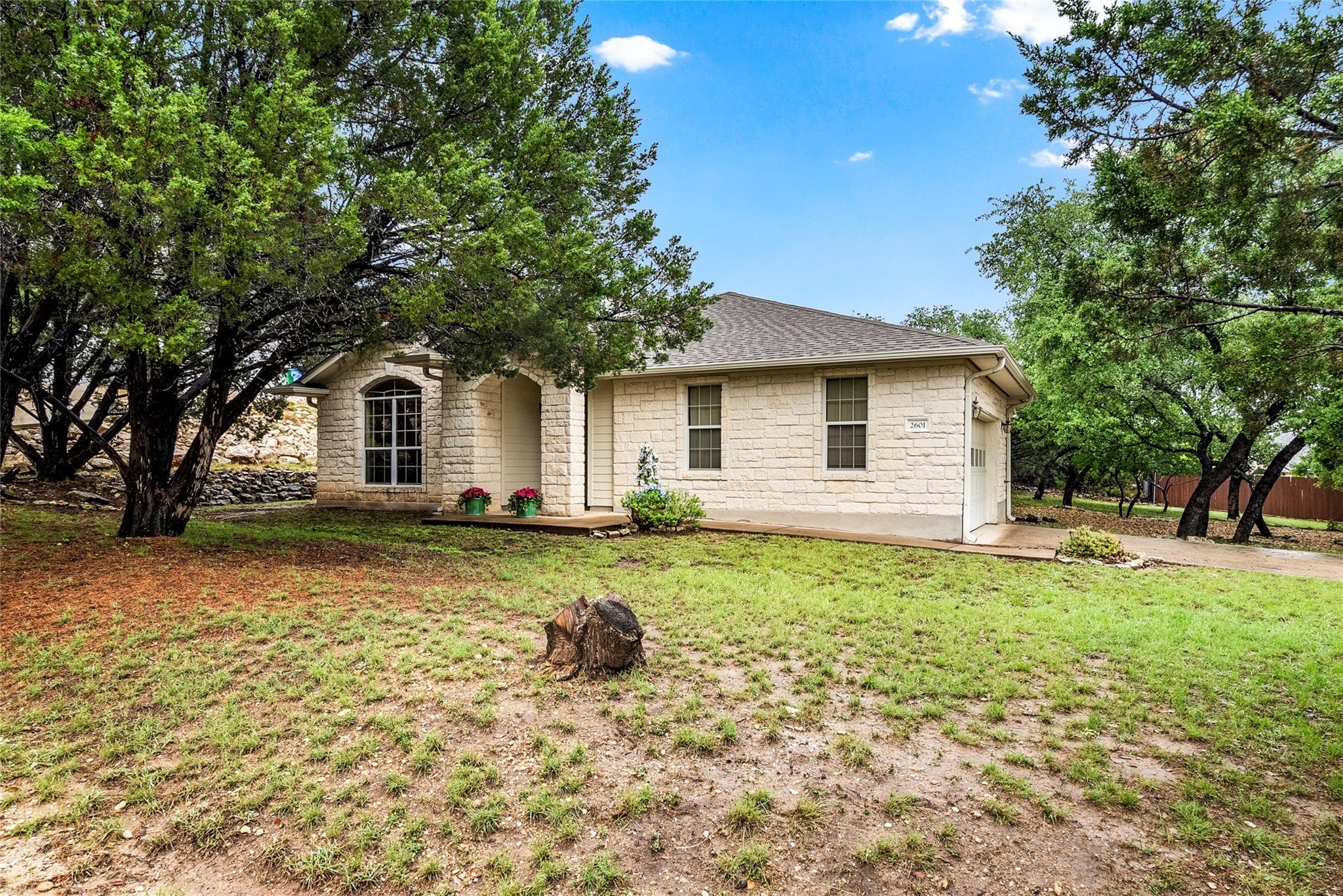 2601 Warren Cv