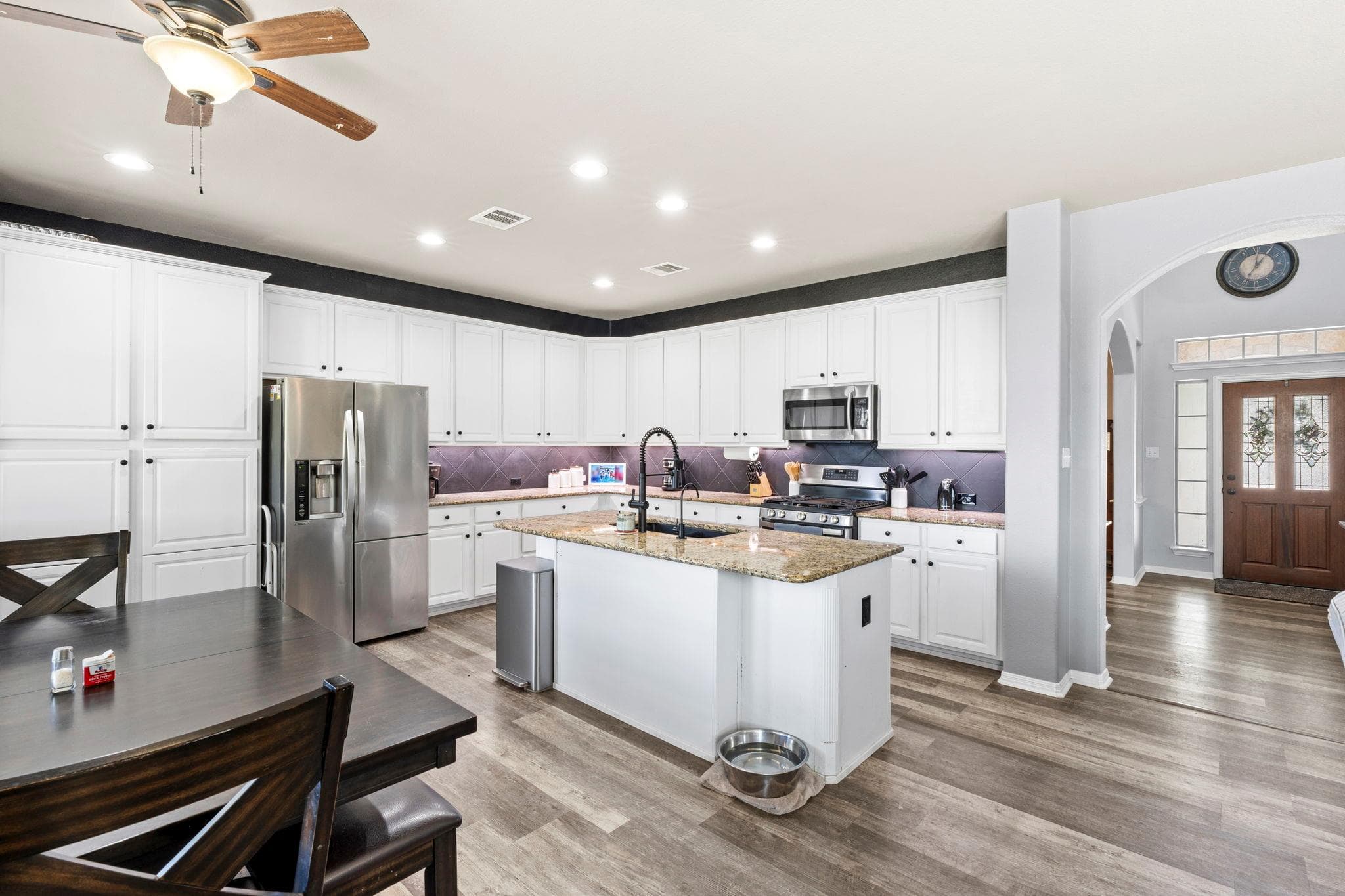 227 Sandstone Trl