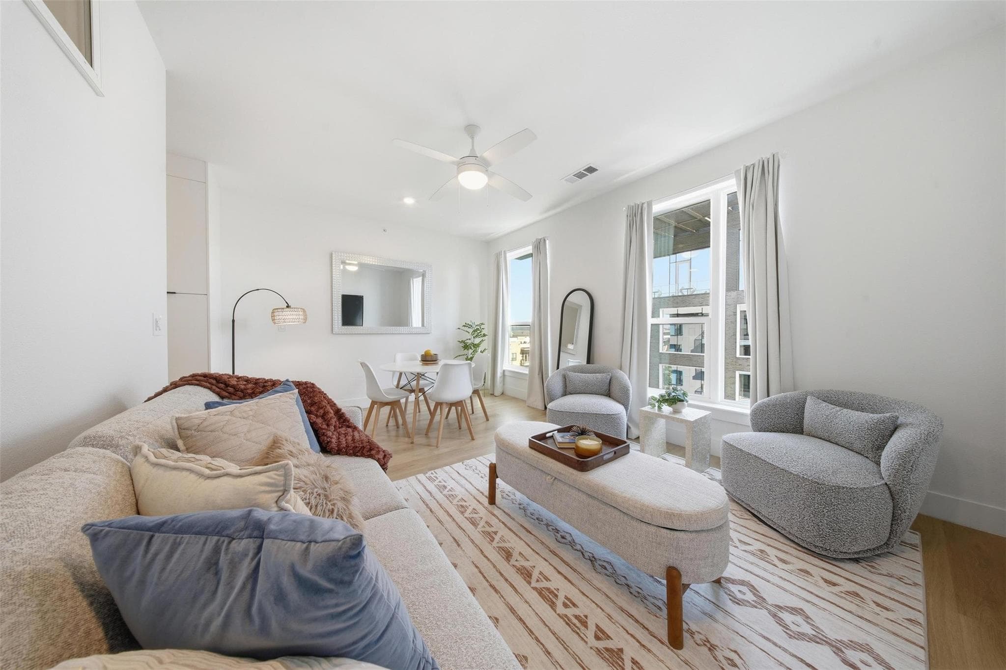 1701 Simond Ave #615