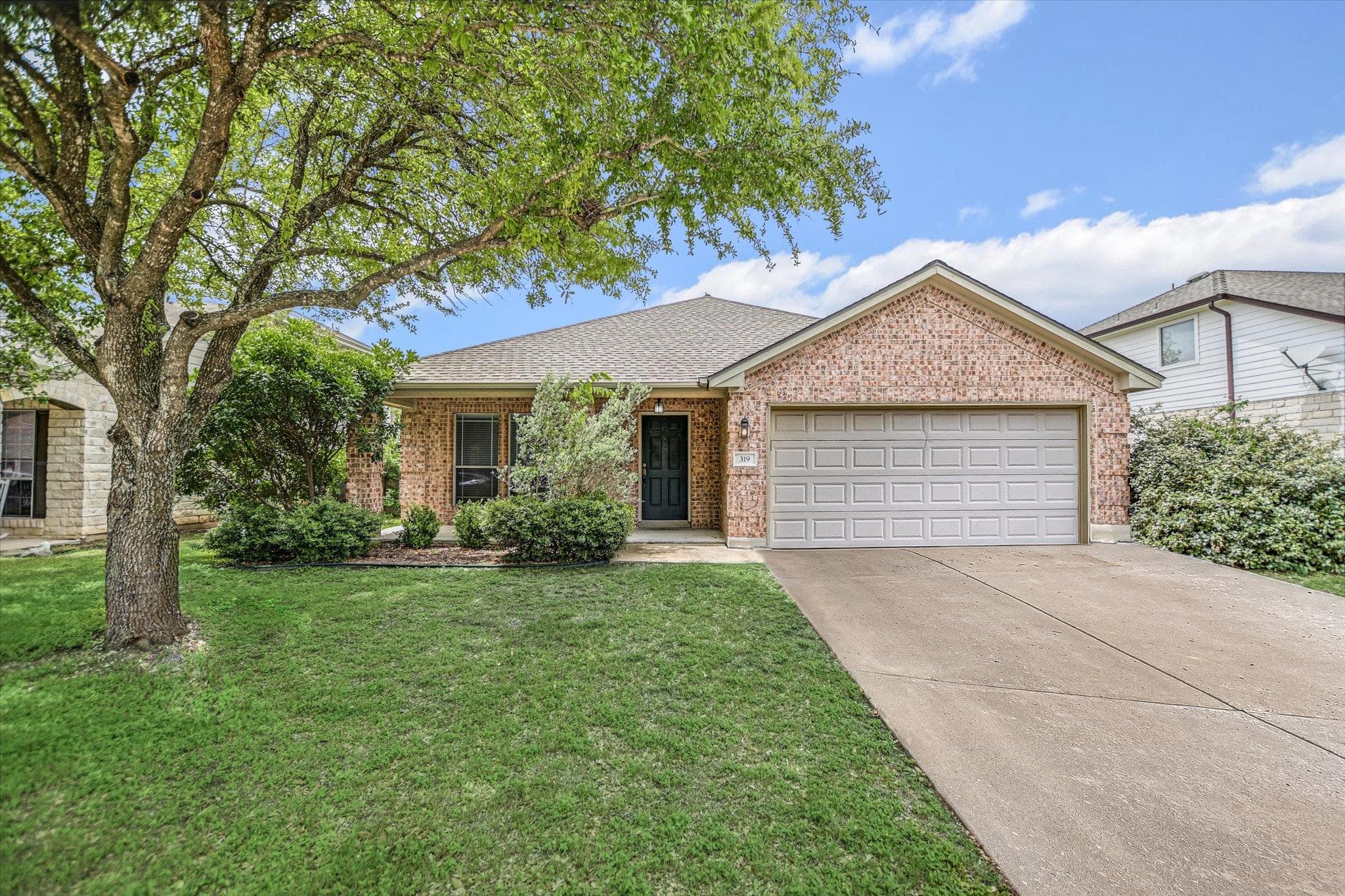 319 Lone Star Blvd