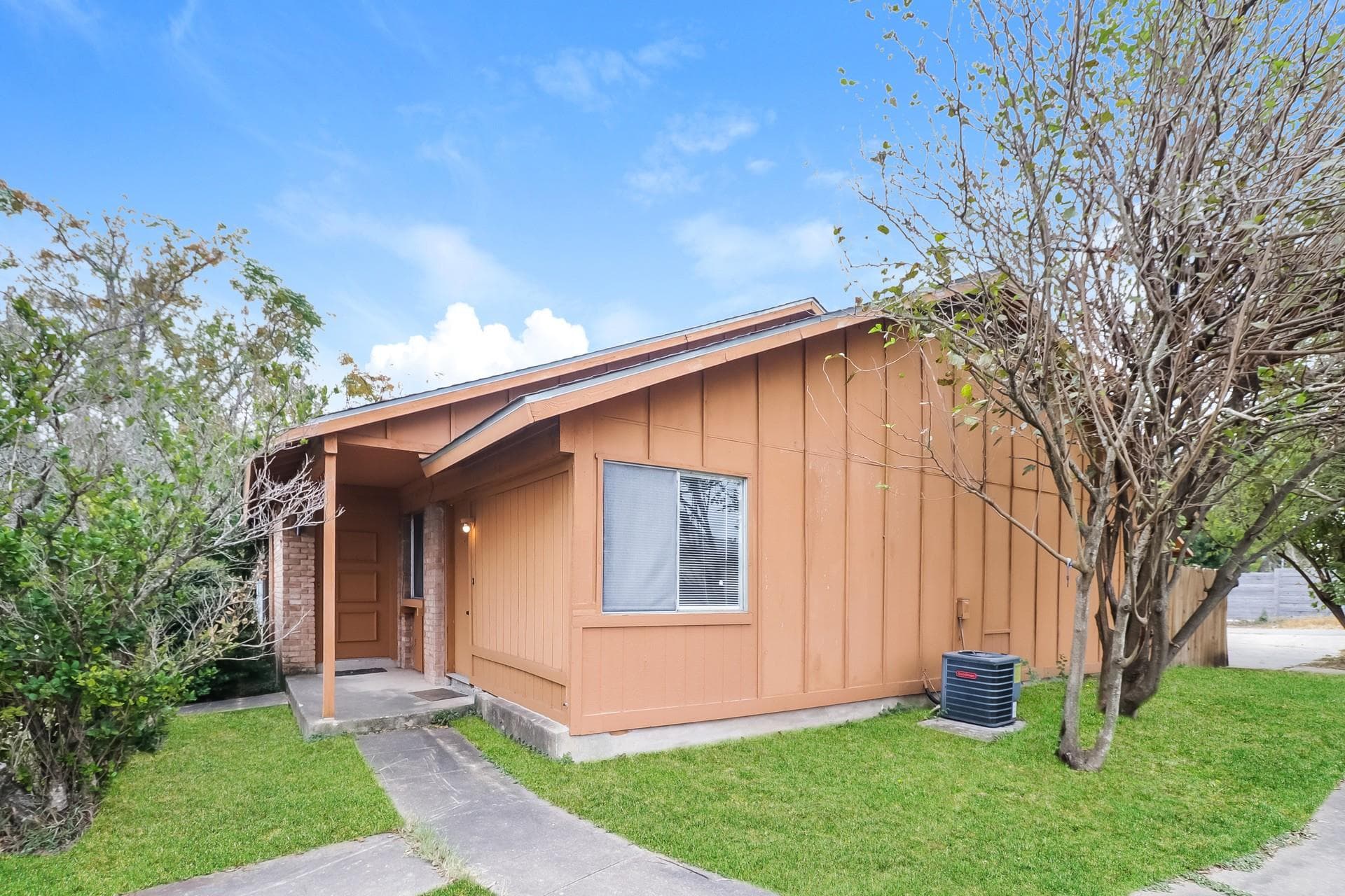 323 W William Cannon Dr #B