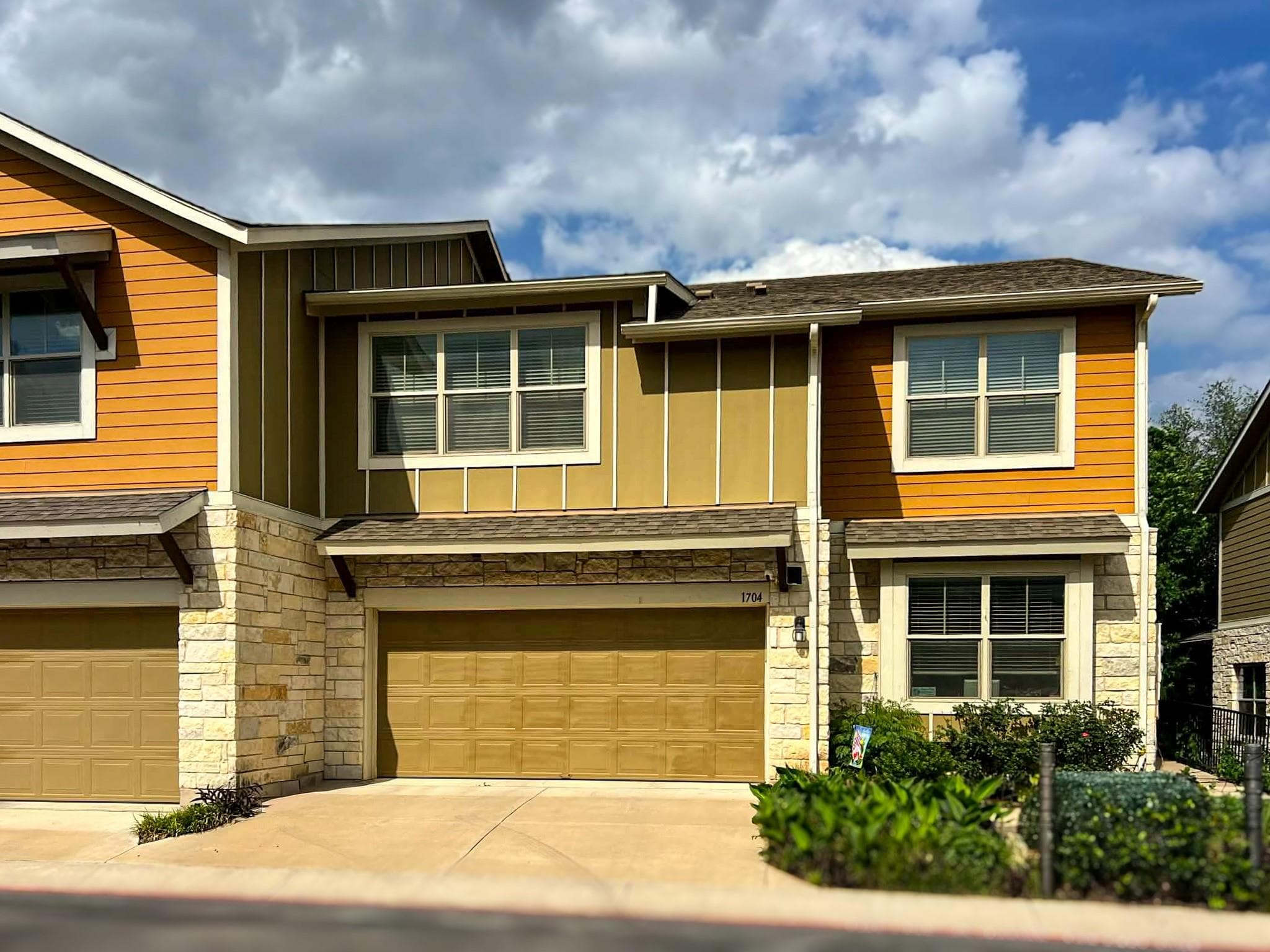 516 E Slaughter Ln #1704