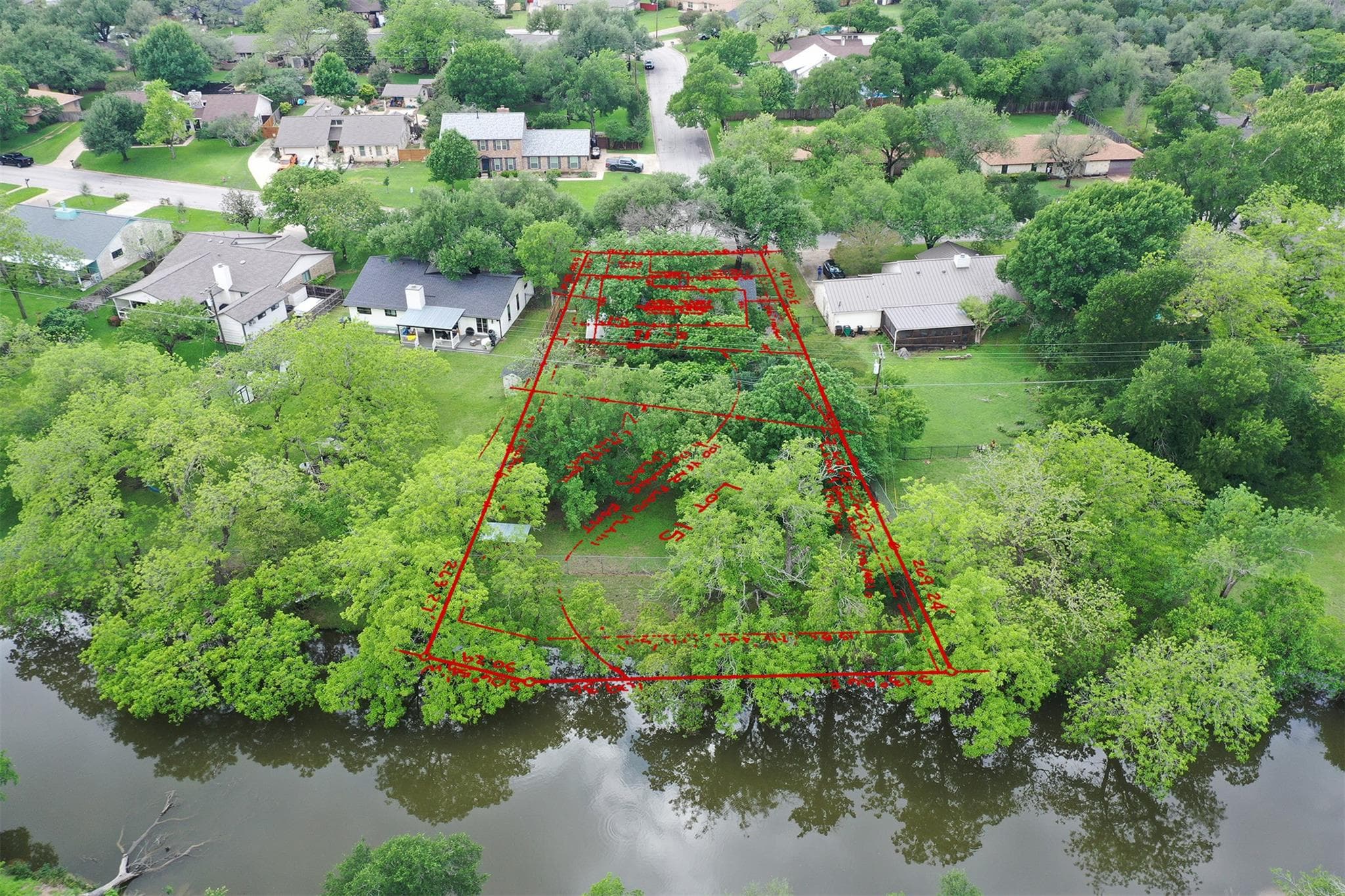 1603 W Creek Loop
