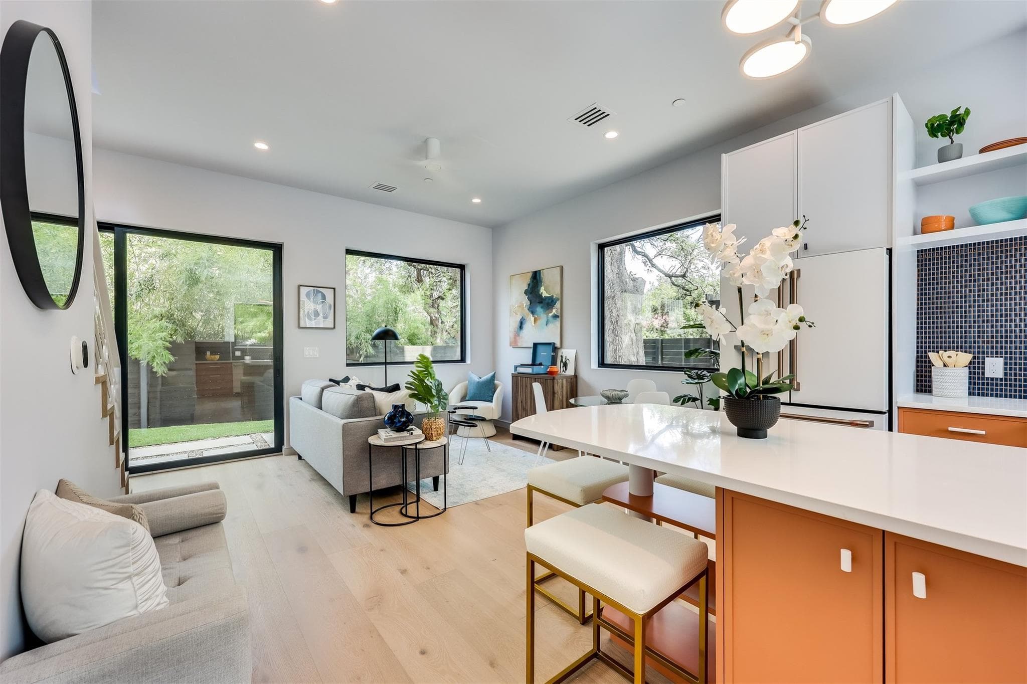 107 W Johanna St #C