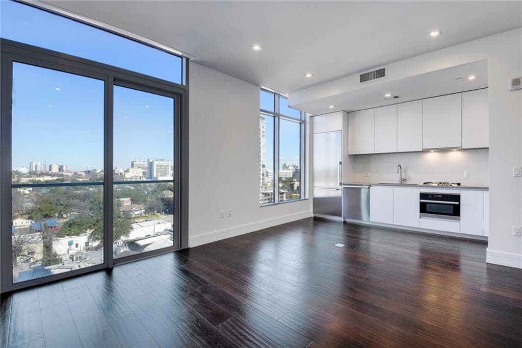 501 West Ave #1206