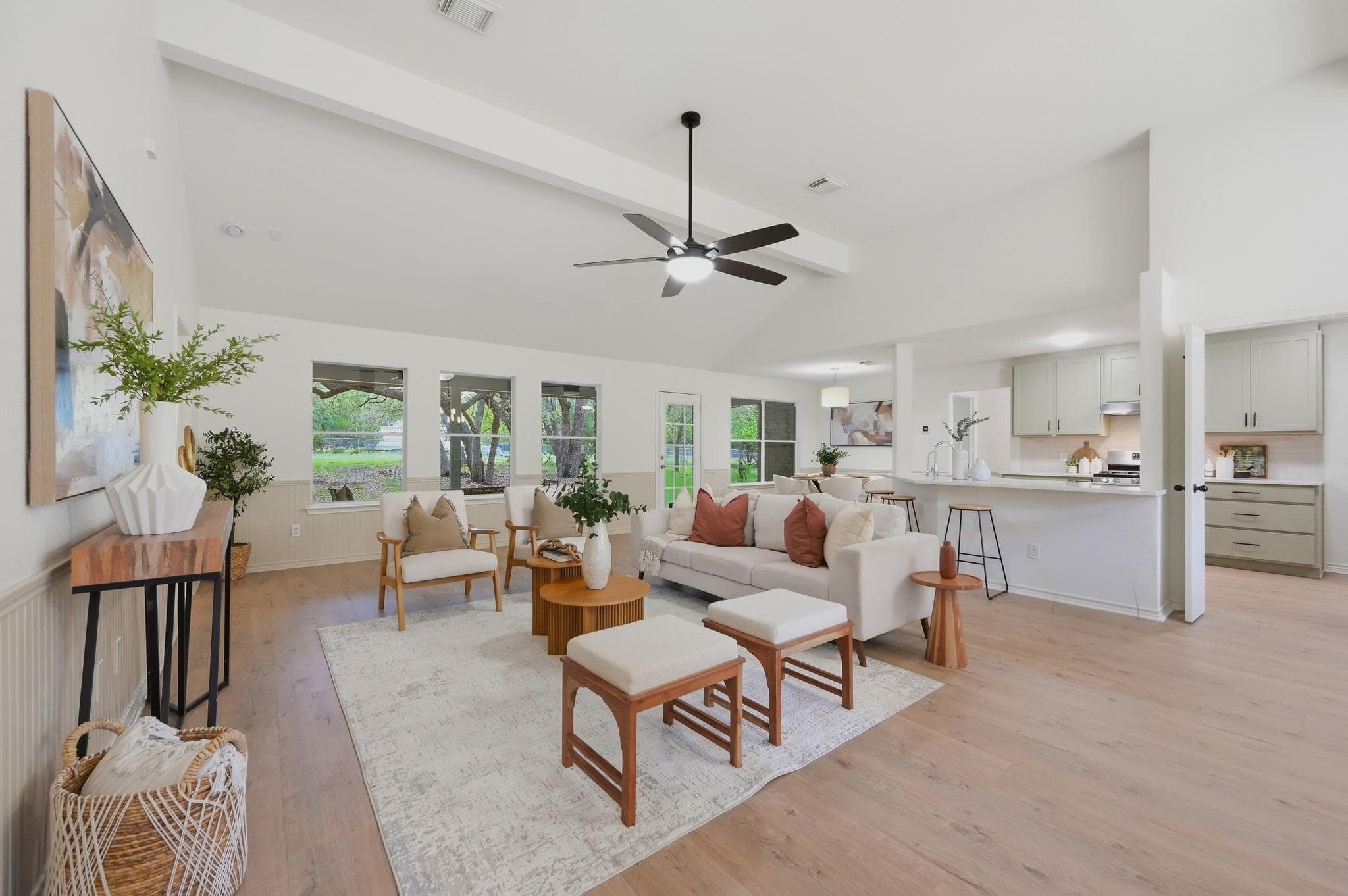 375 Rhodes Ln