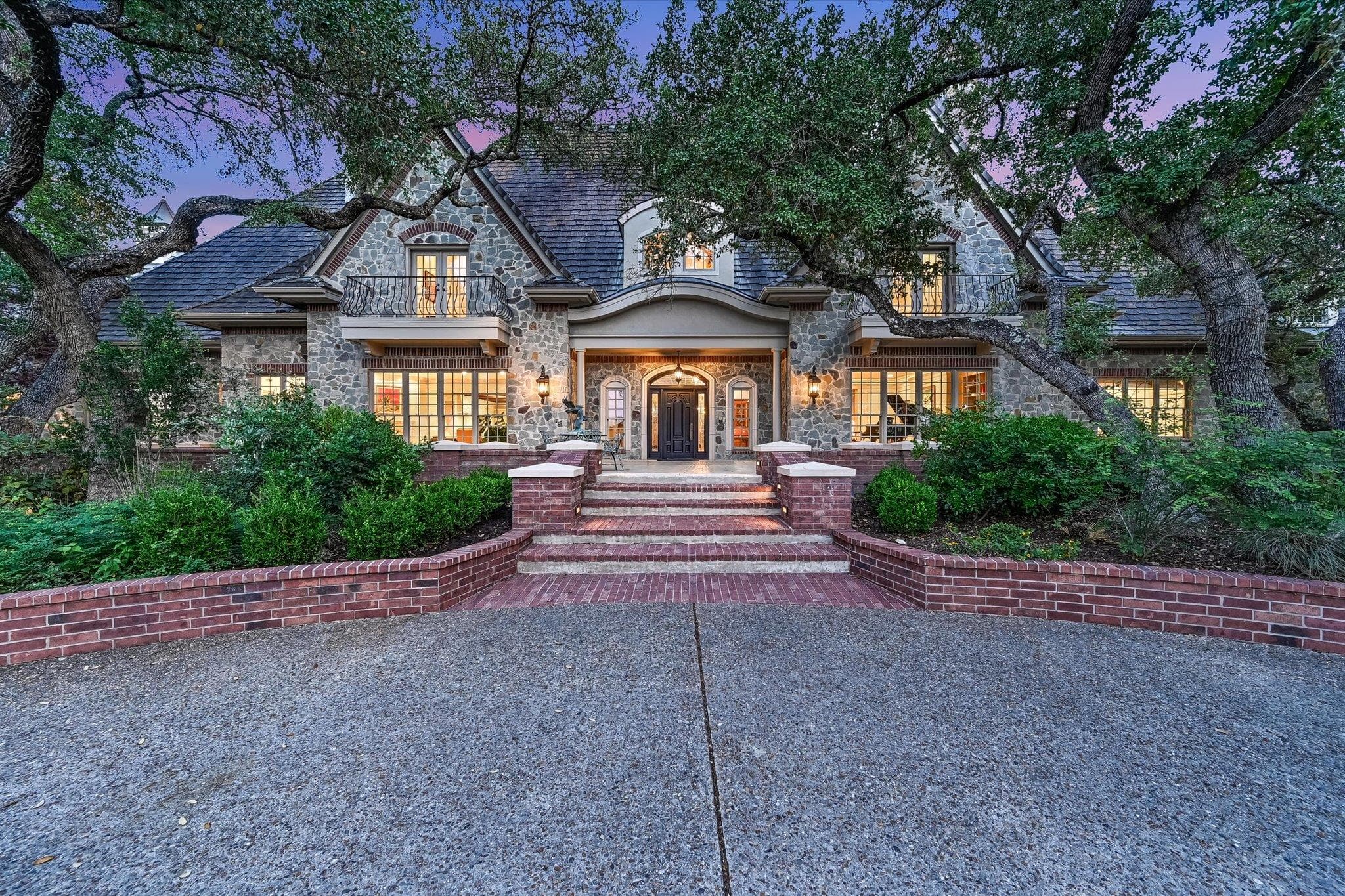 601 Southriver None