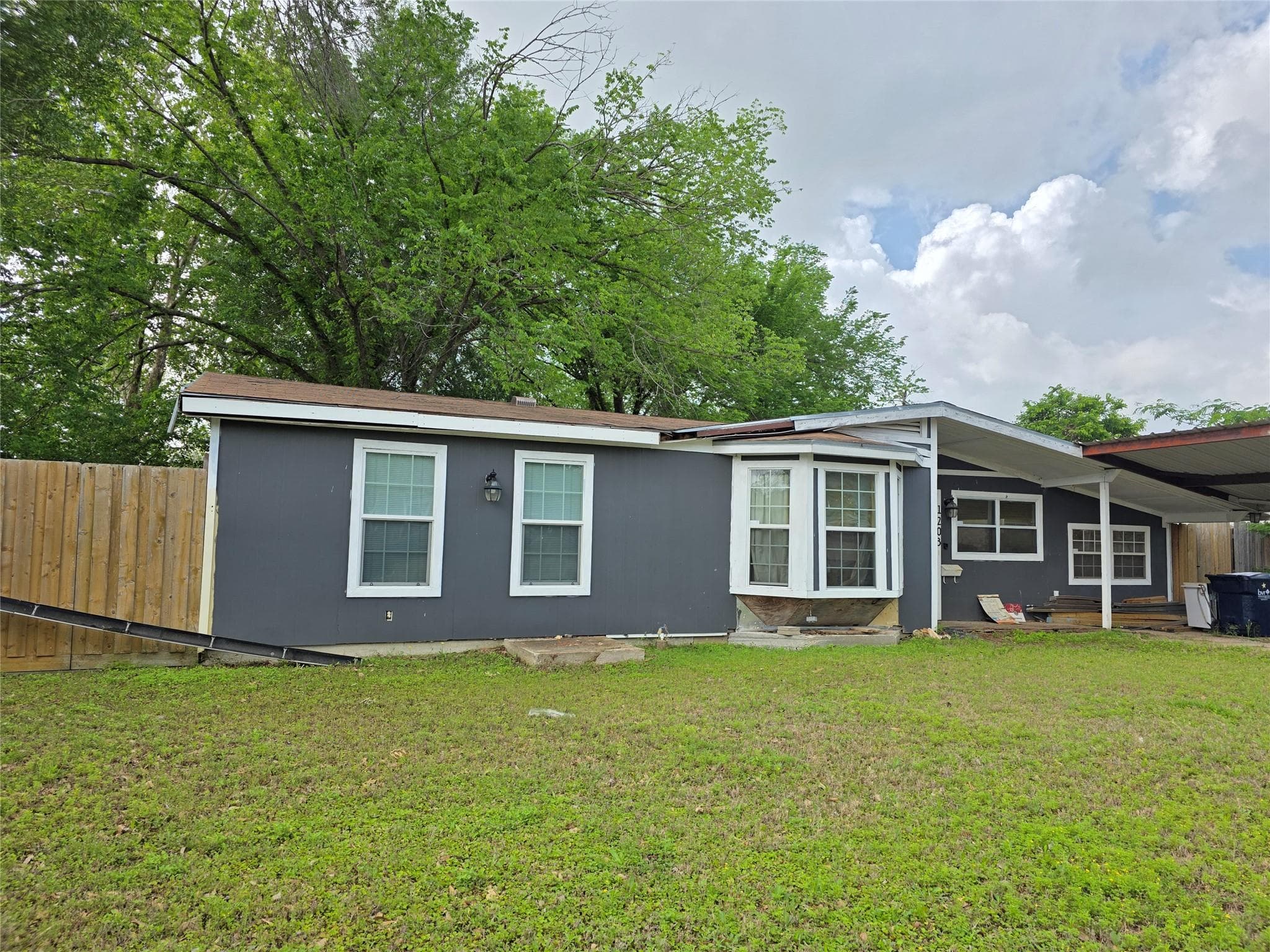 1203 Highland Ave