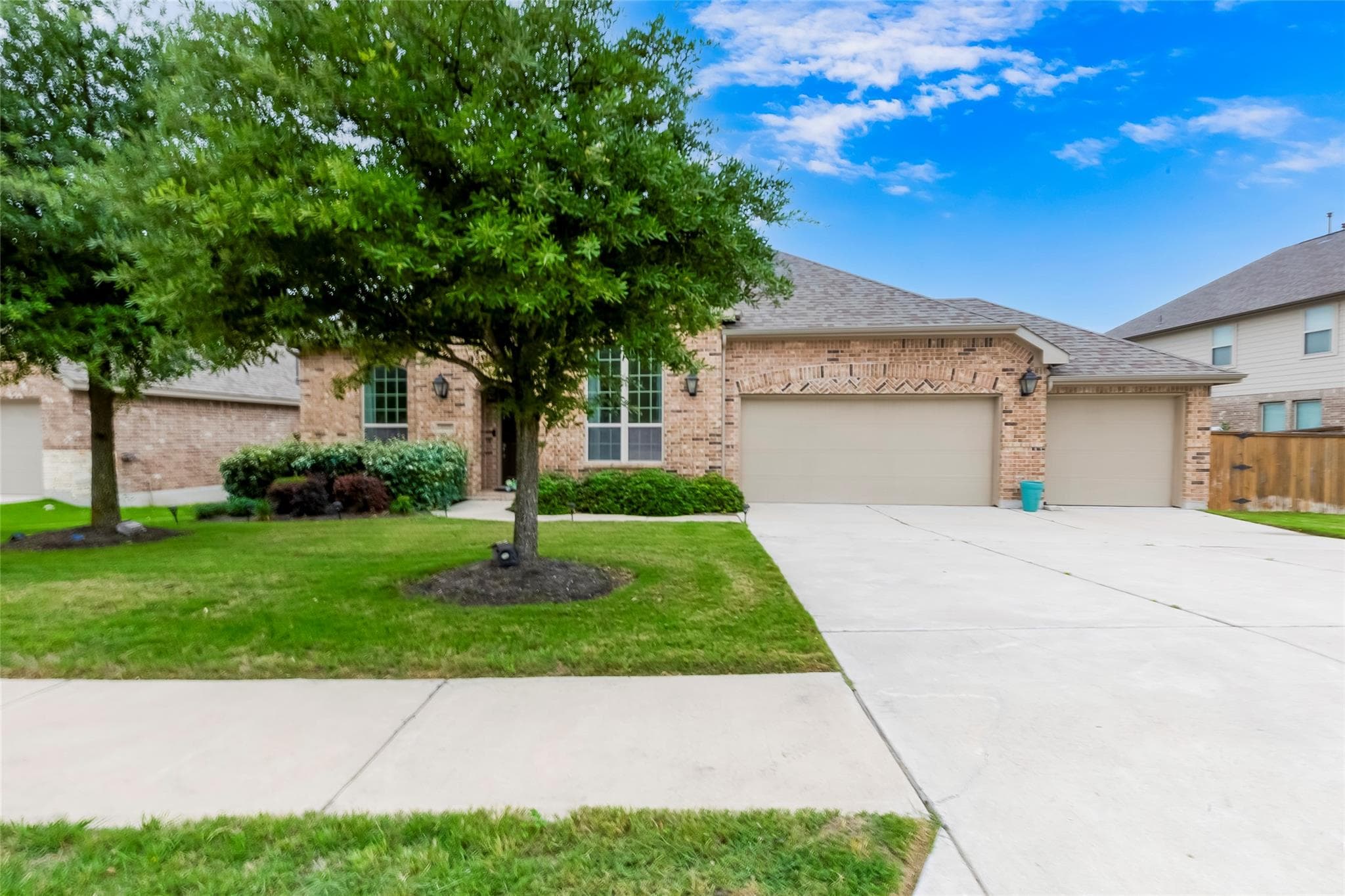 3525 De Soto Loop