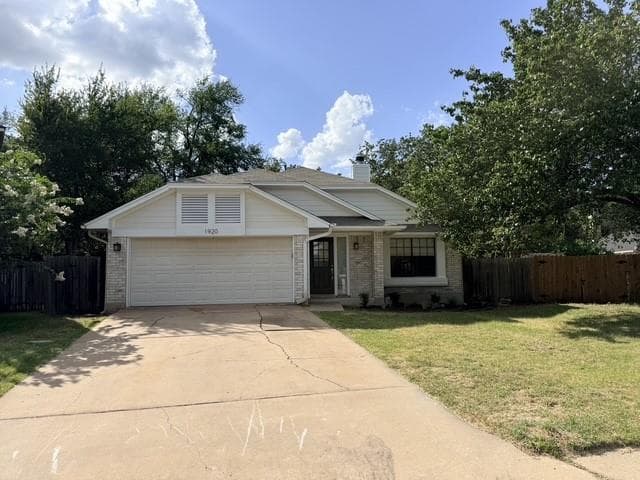 1920 White Oak Cir
