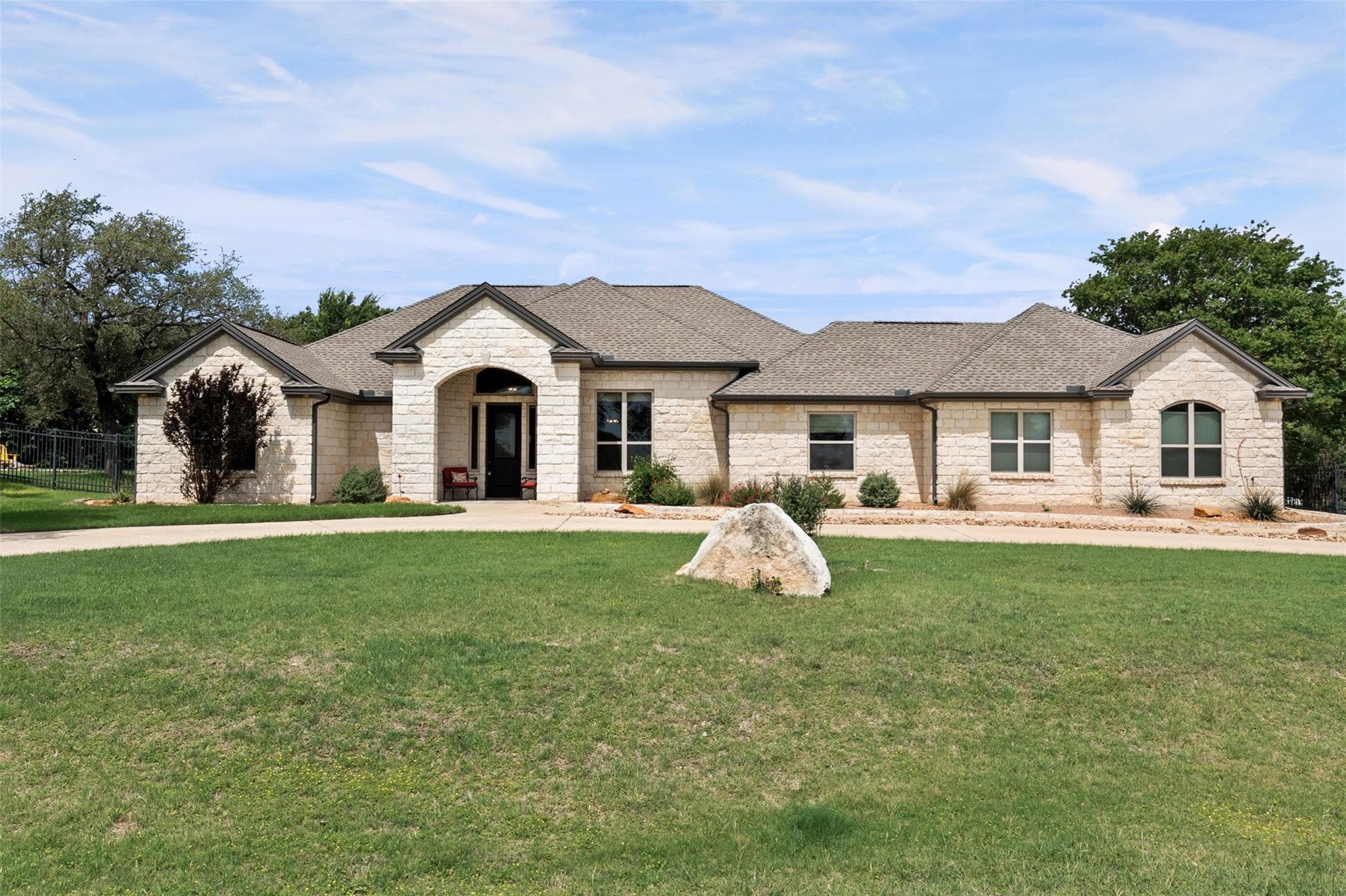 4950 Lago Vista Dr