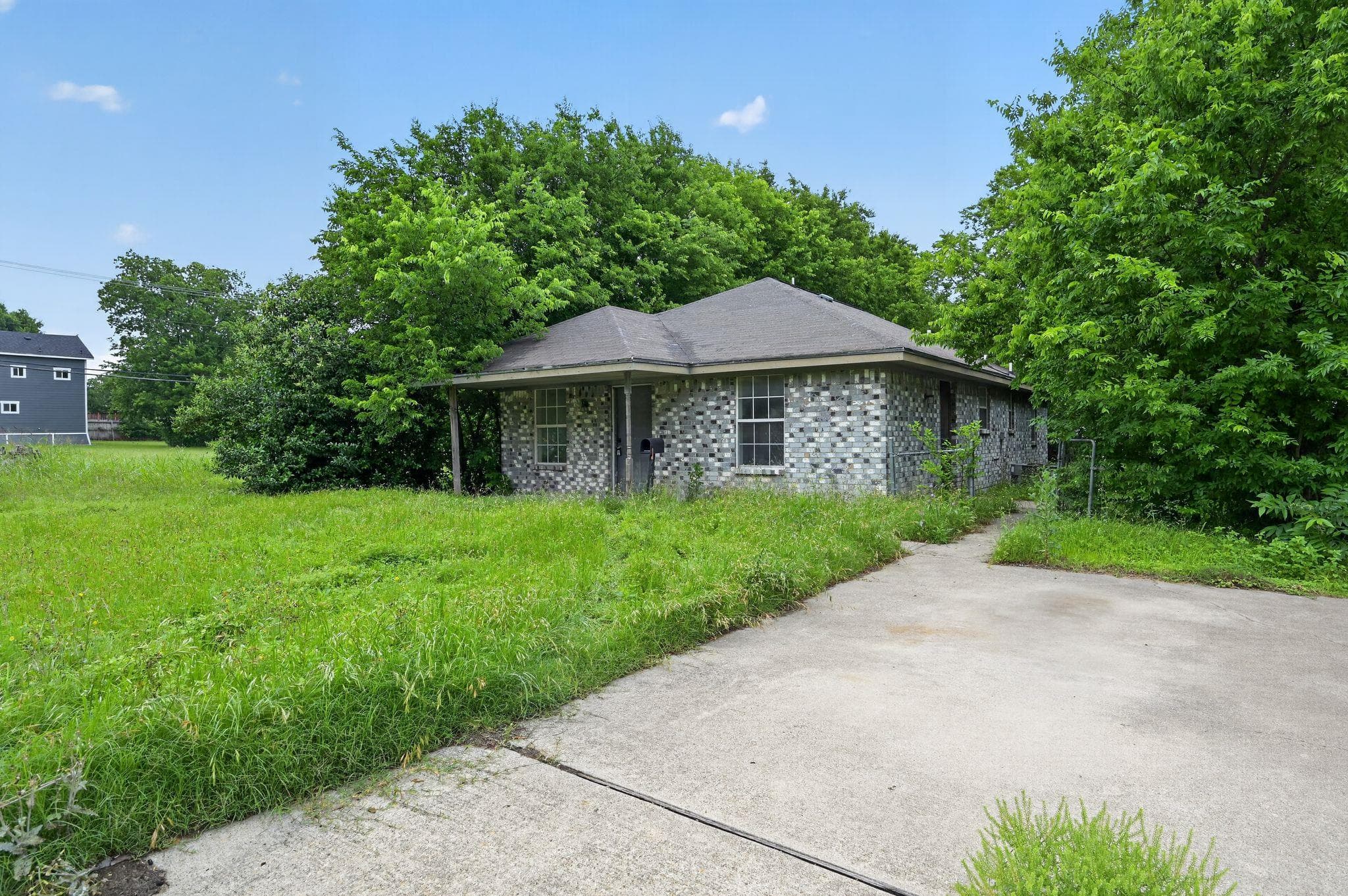 1003 S 4th St
