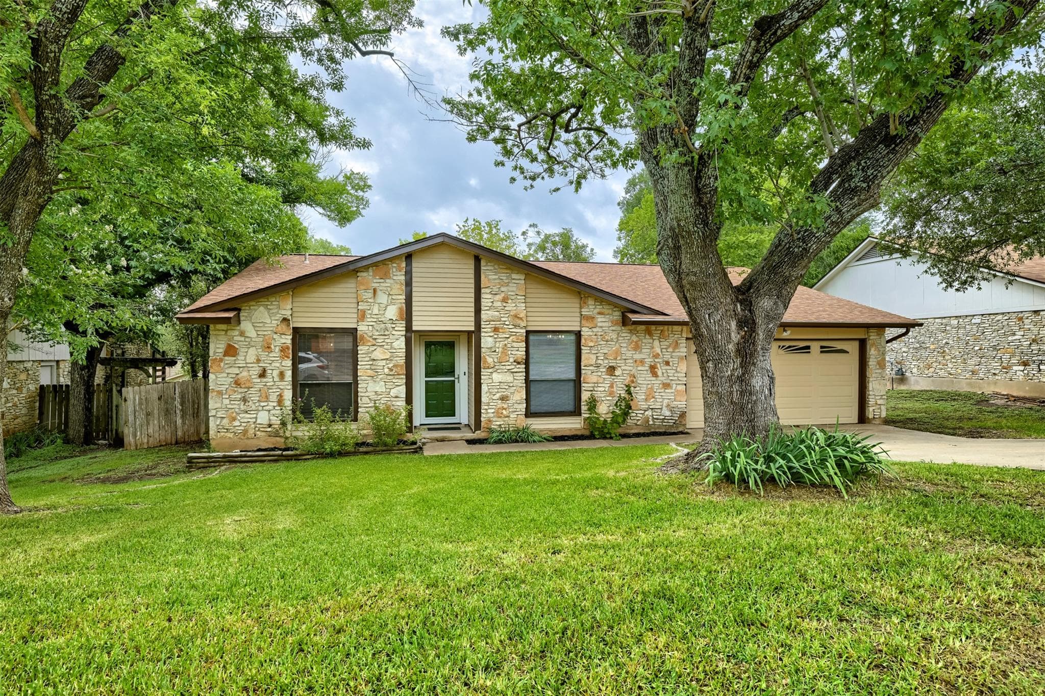8601 Danville Dr