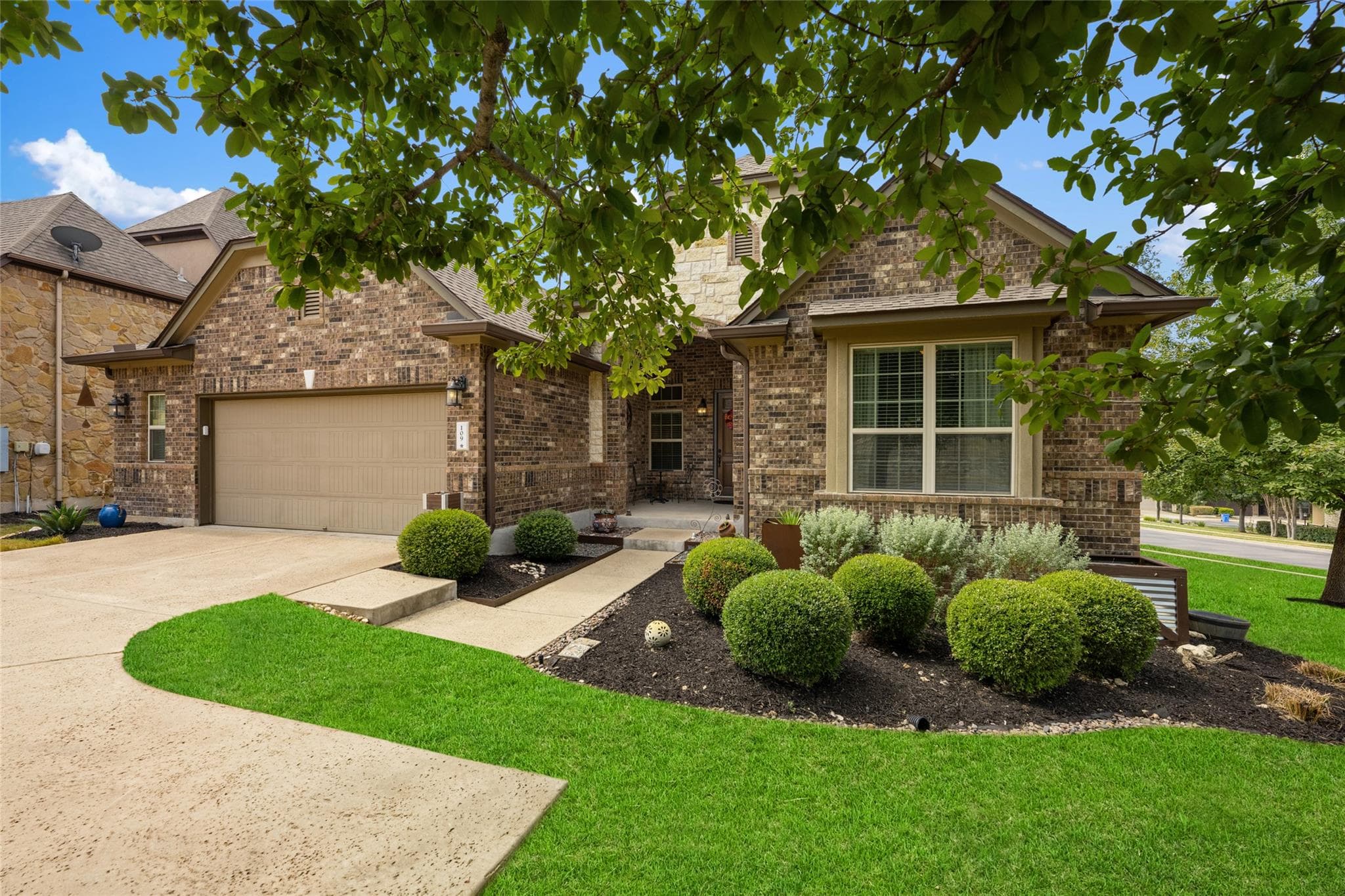 109 Lombardia Dr