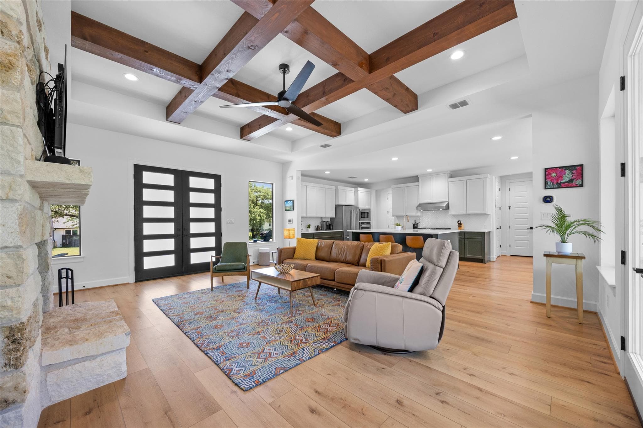 114 Winding Oak Dr