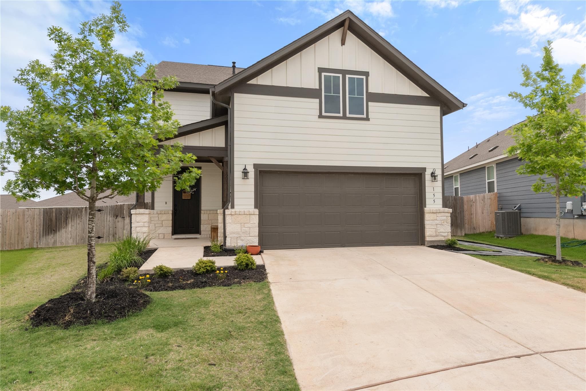 155 Kings Canyon Dr