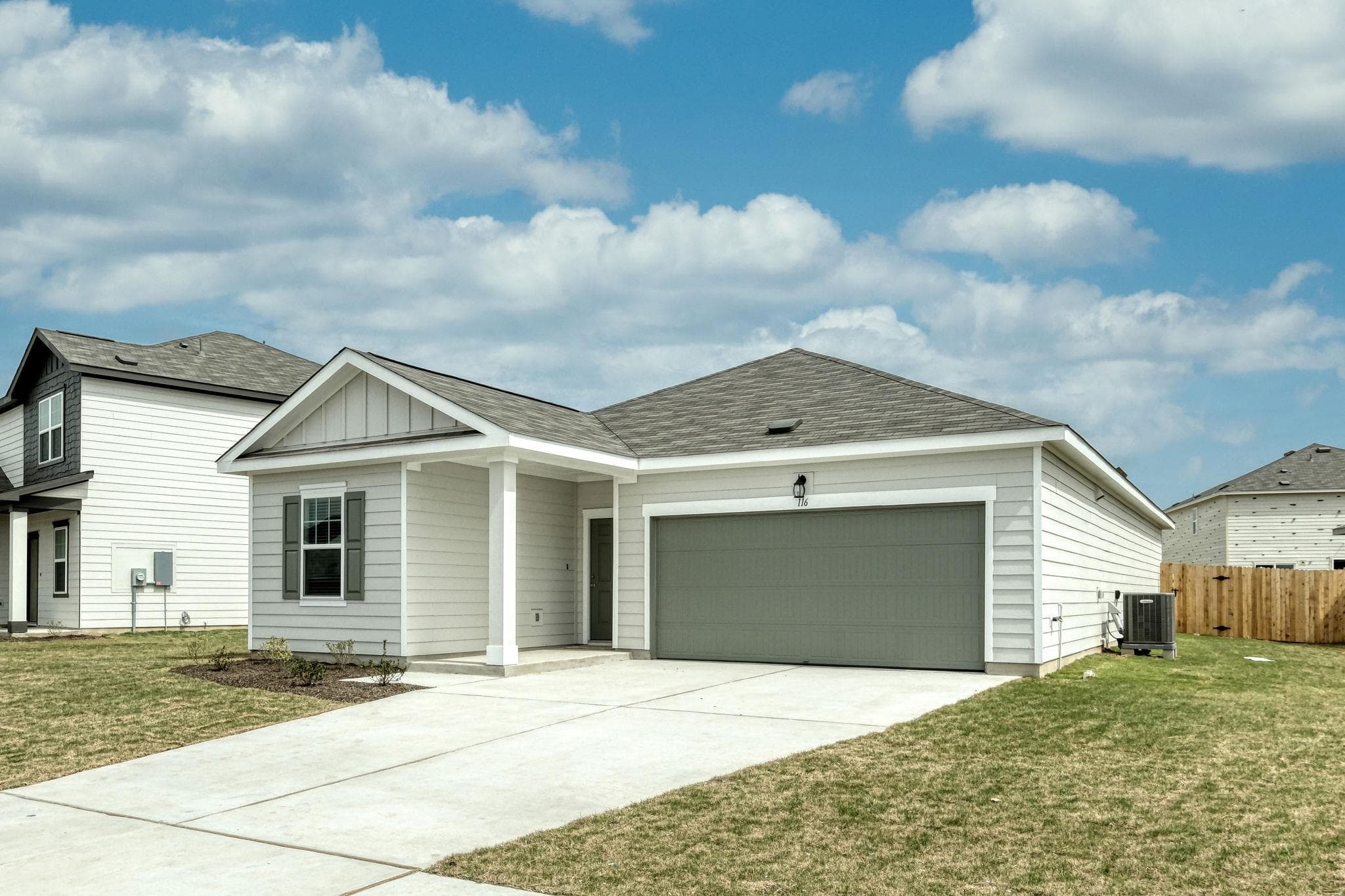 125 Blazilmar Ln