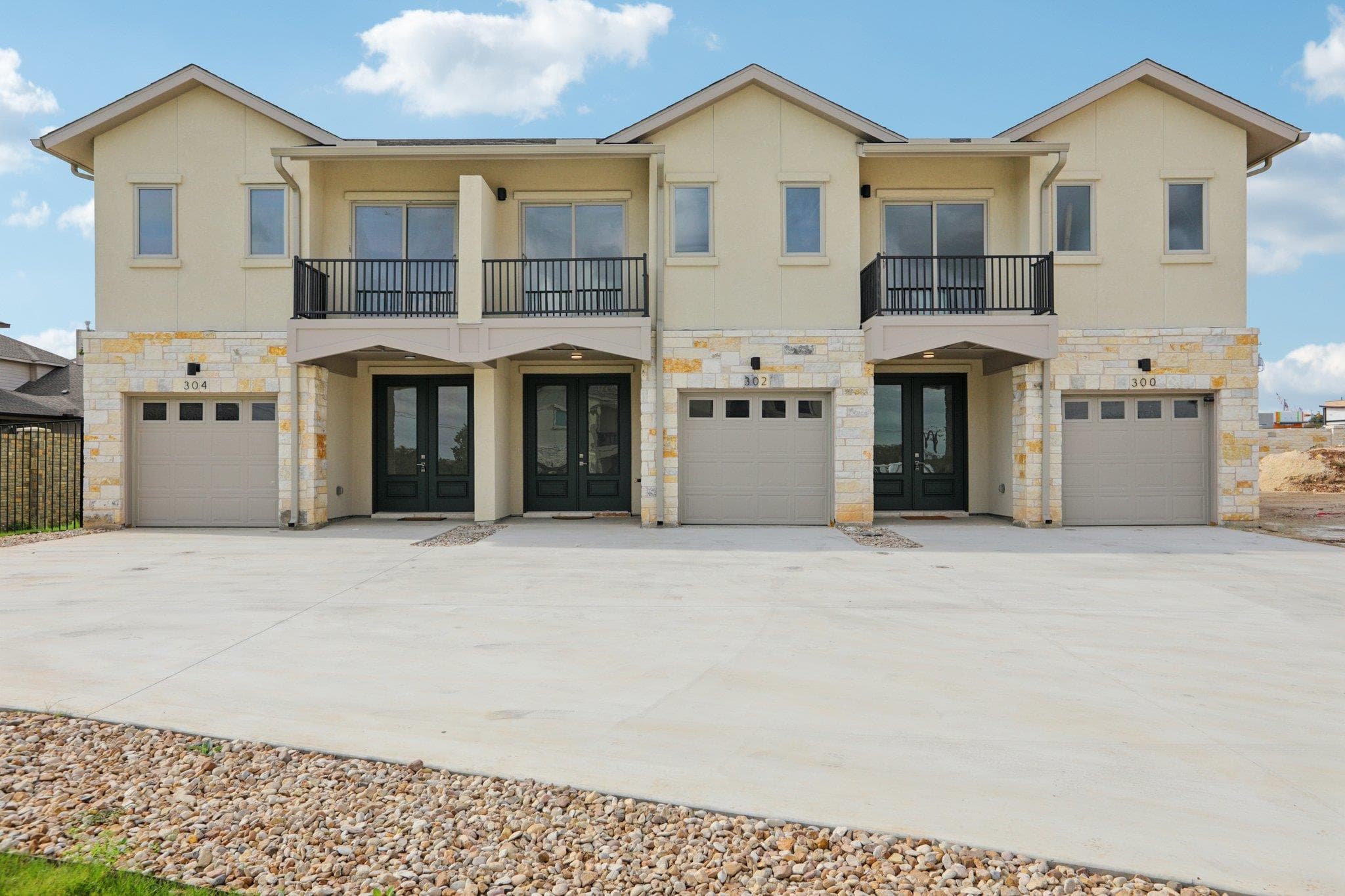 302 Tesla Circle Cir