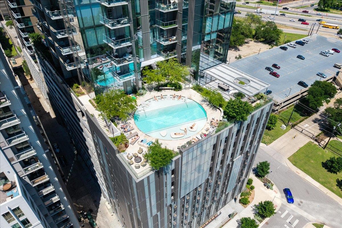 44 East Ave #1609