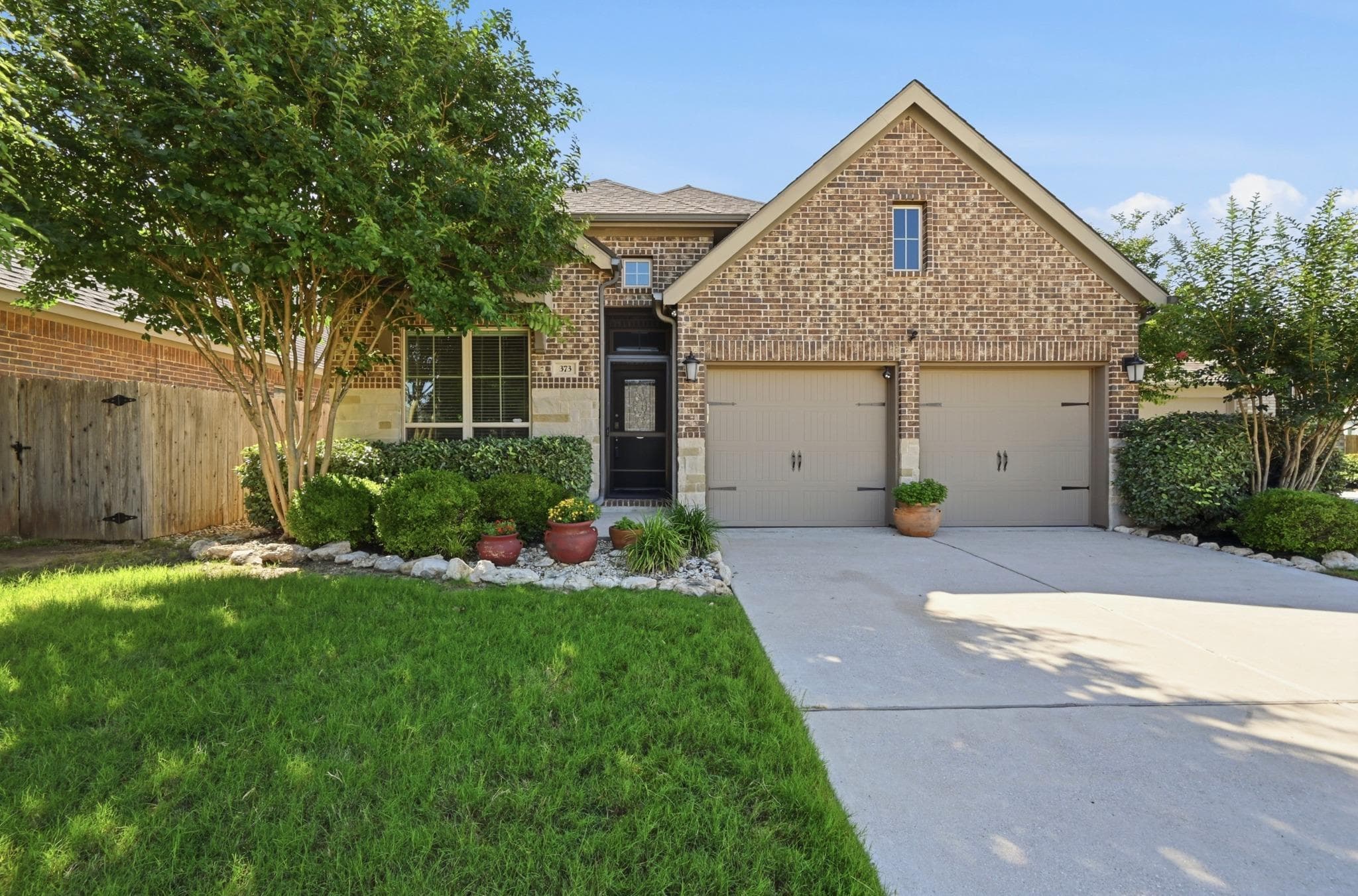 373 LACEY OAK Loop