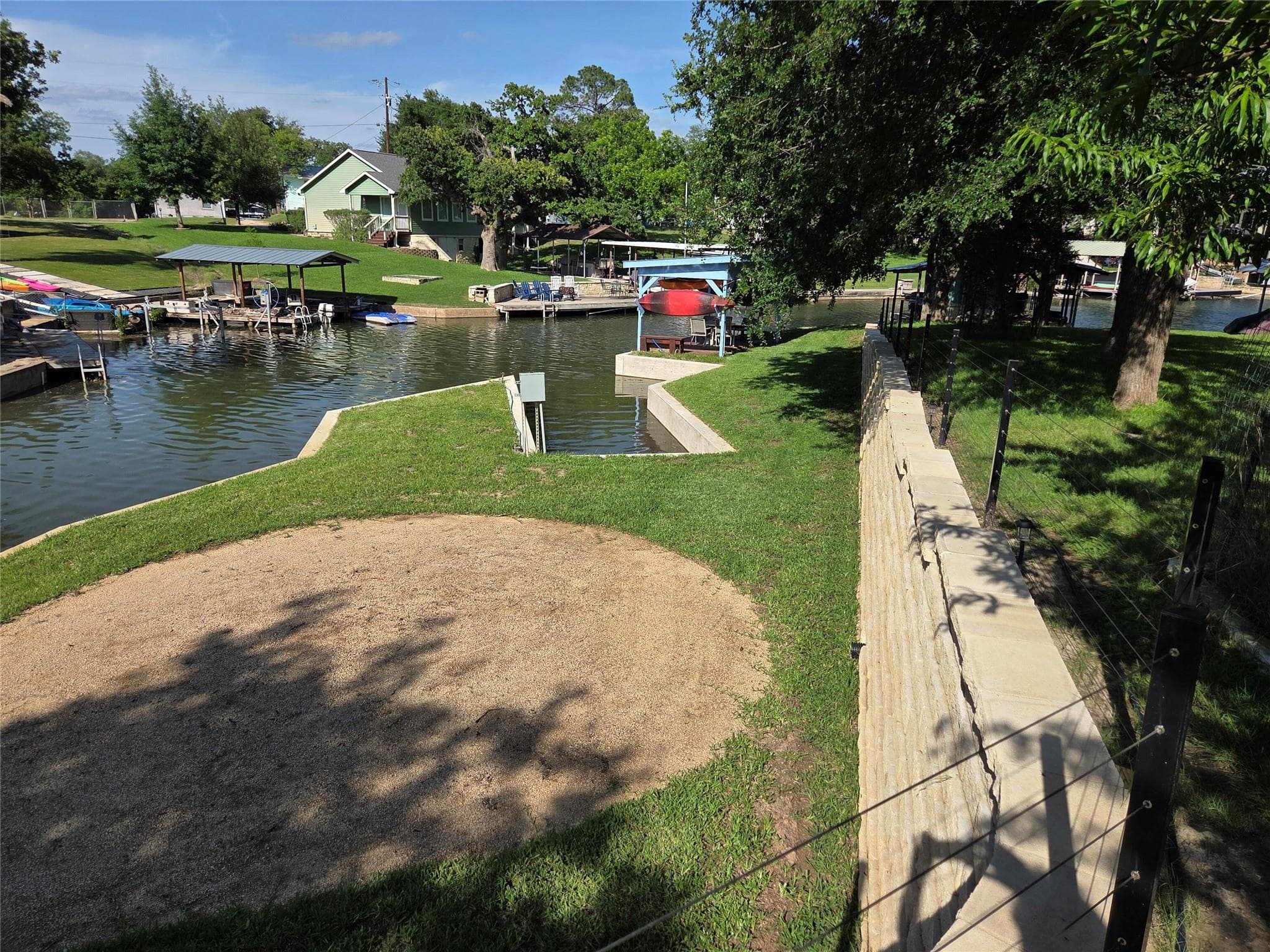 203 W Lakeshore Dr