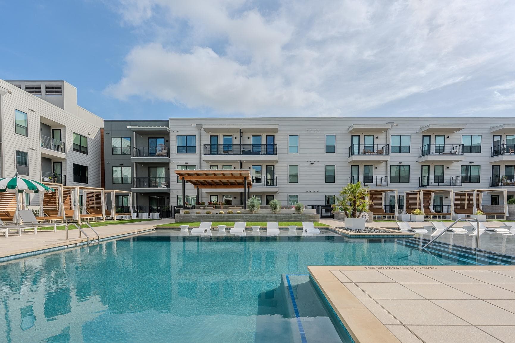 1701 Simond Ave #201