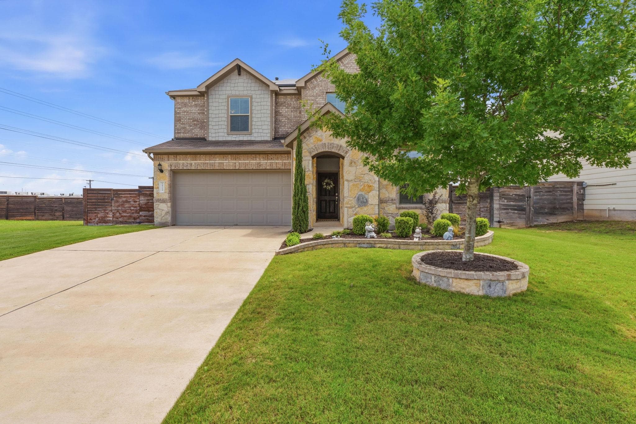 14215 Alloro Dr