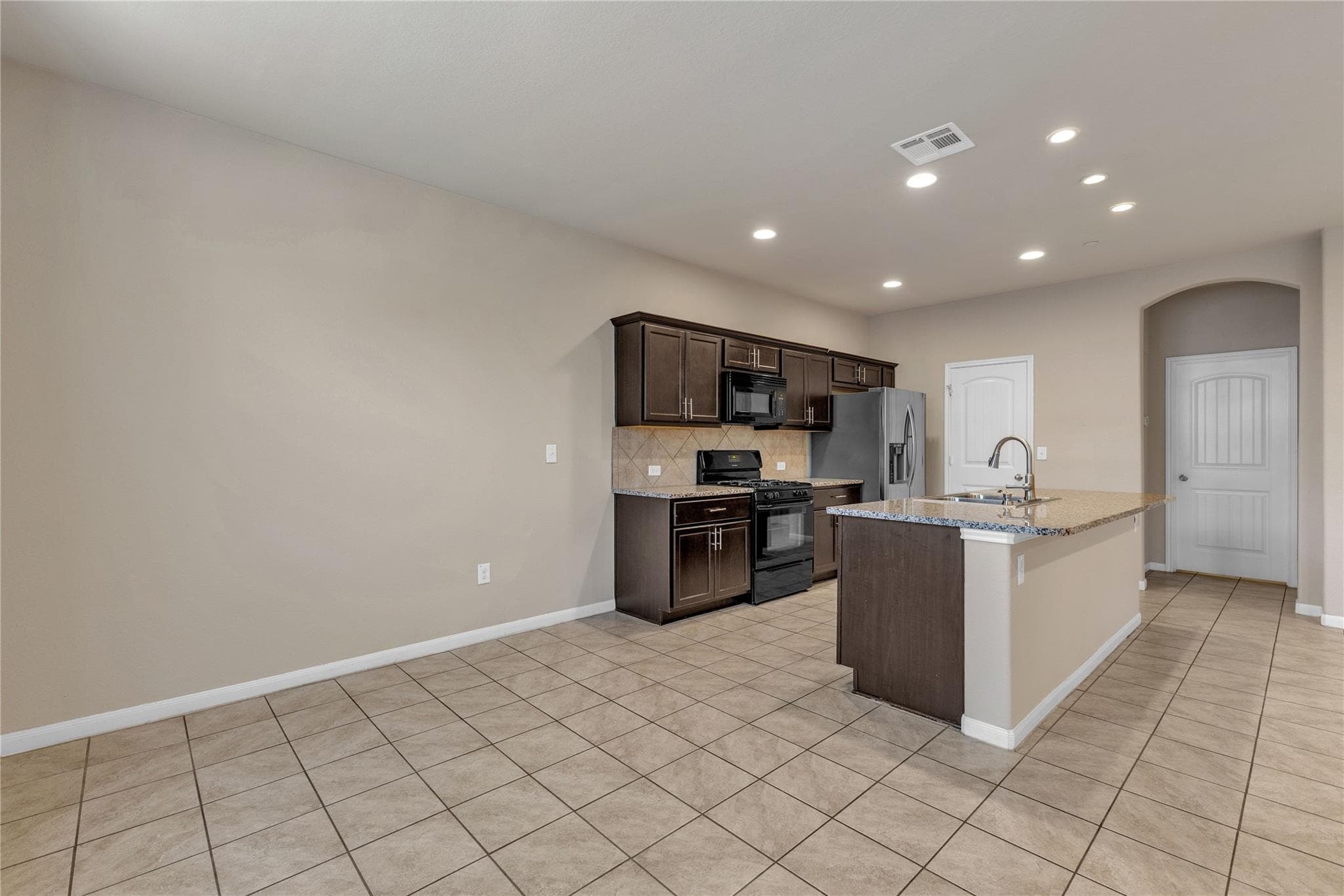 2880 Donnell Dr #2003