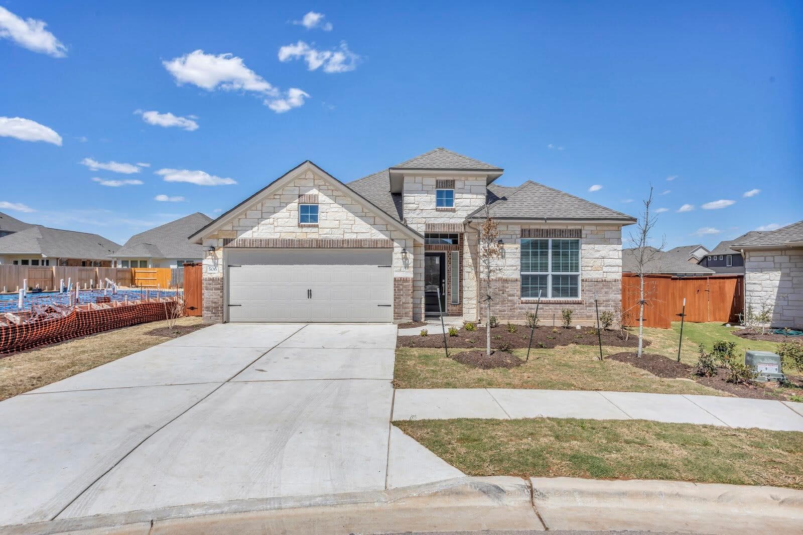 506 Sixpence Ln