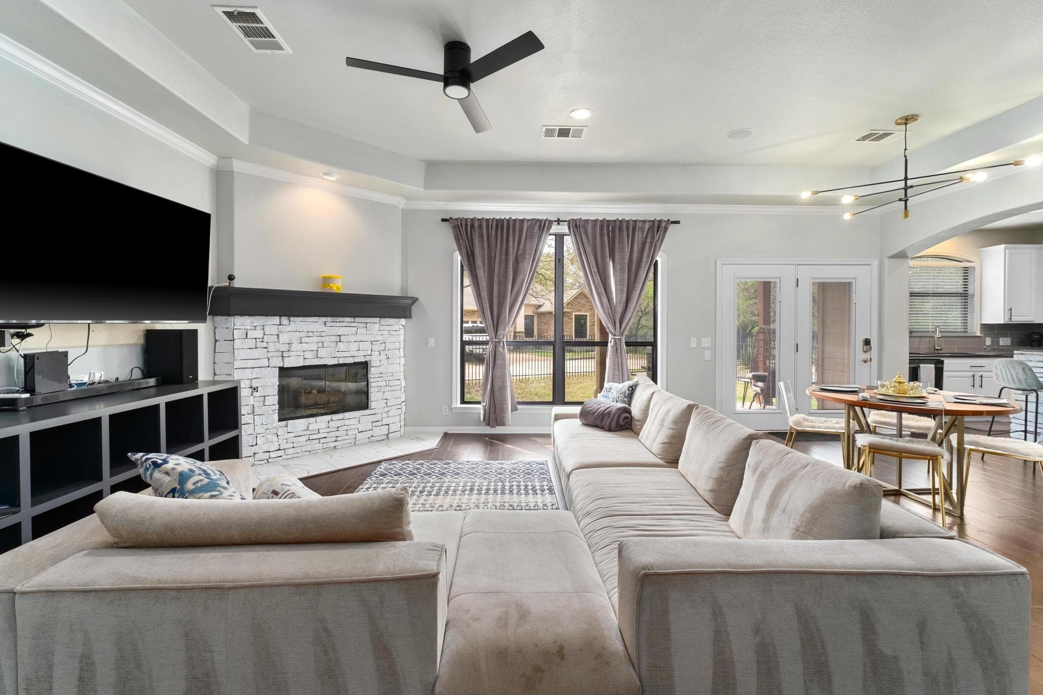 13700 Layton Loop None
