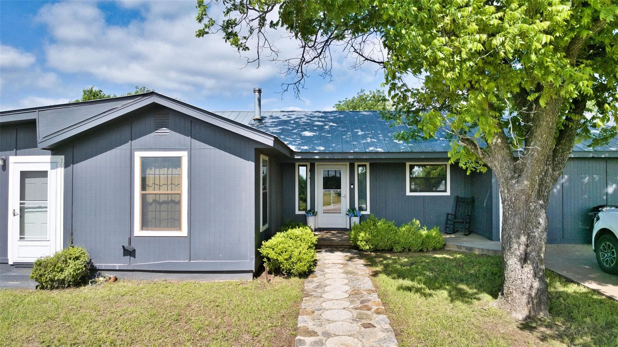 904 Bluebonnet Rd