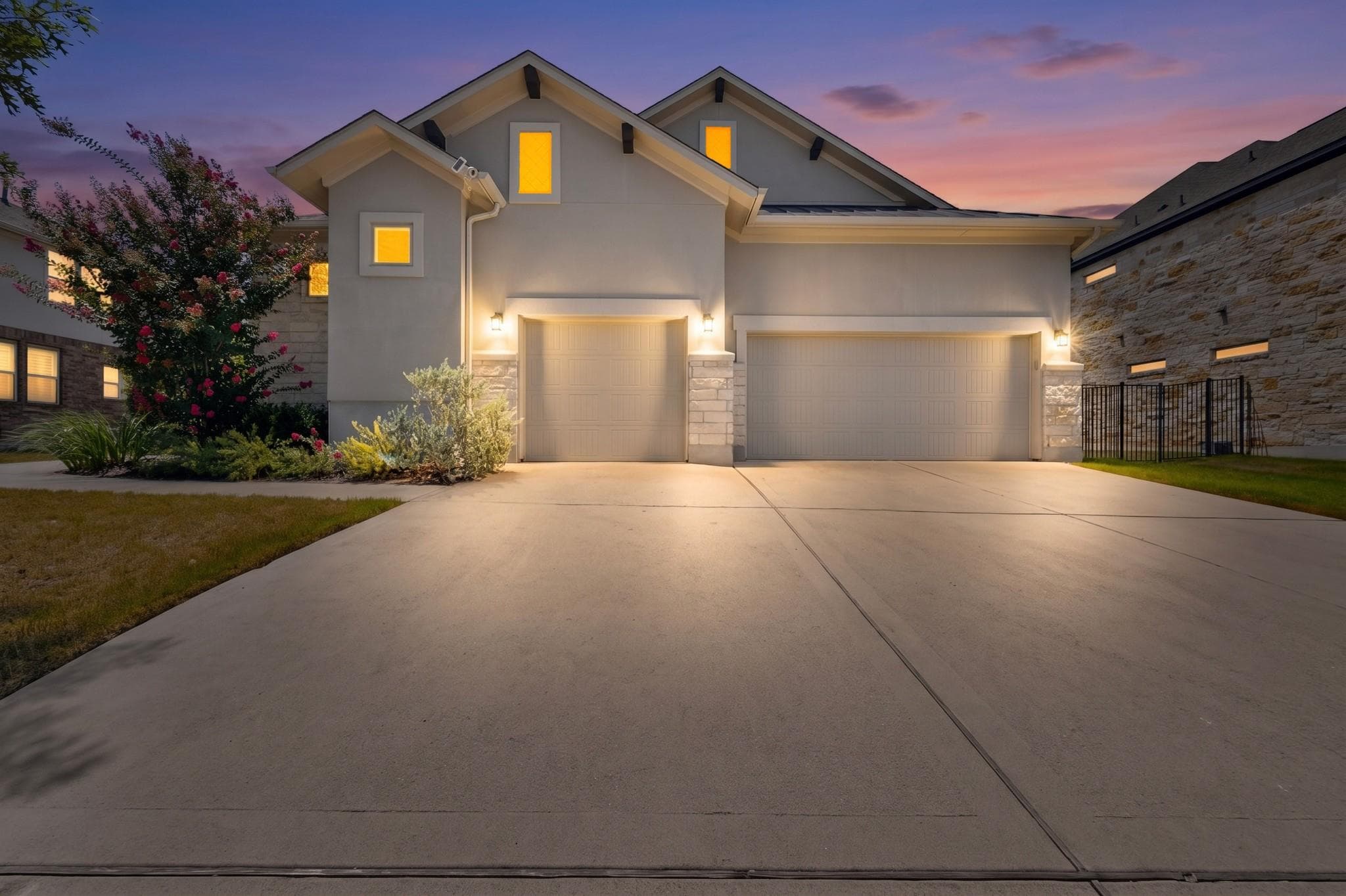 1902 Floresta Dr