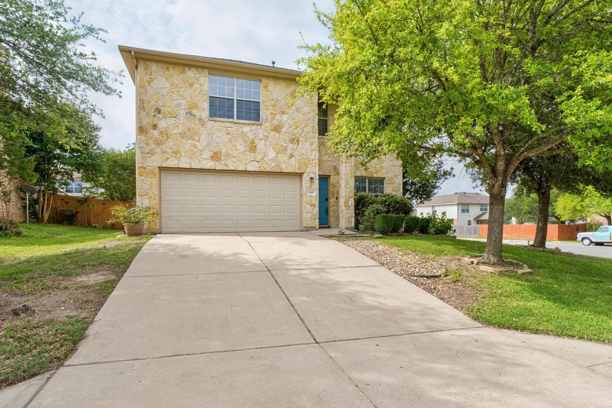 2402 Caprock Pl