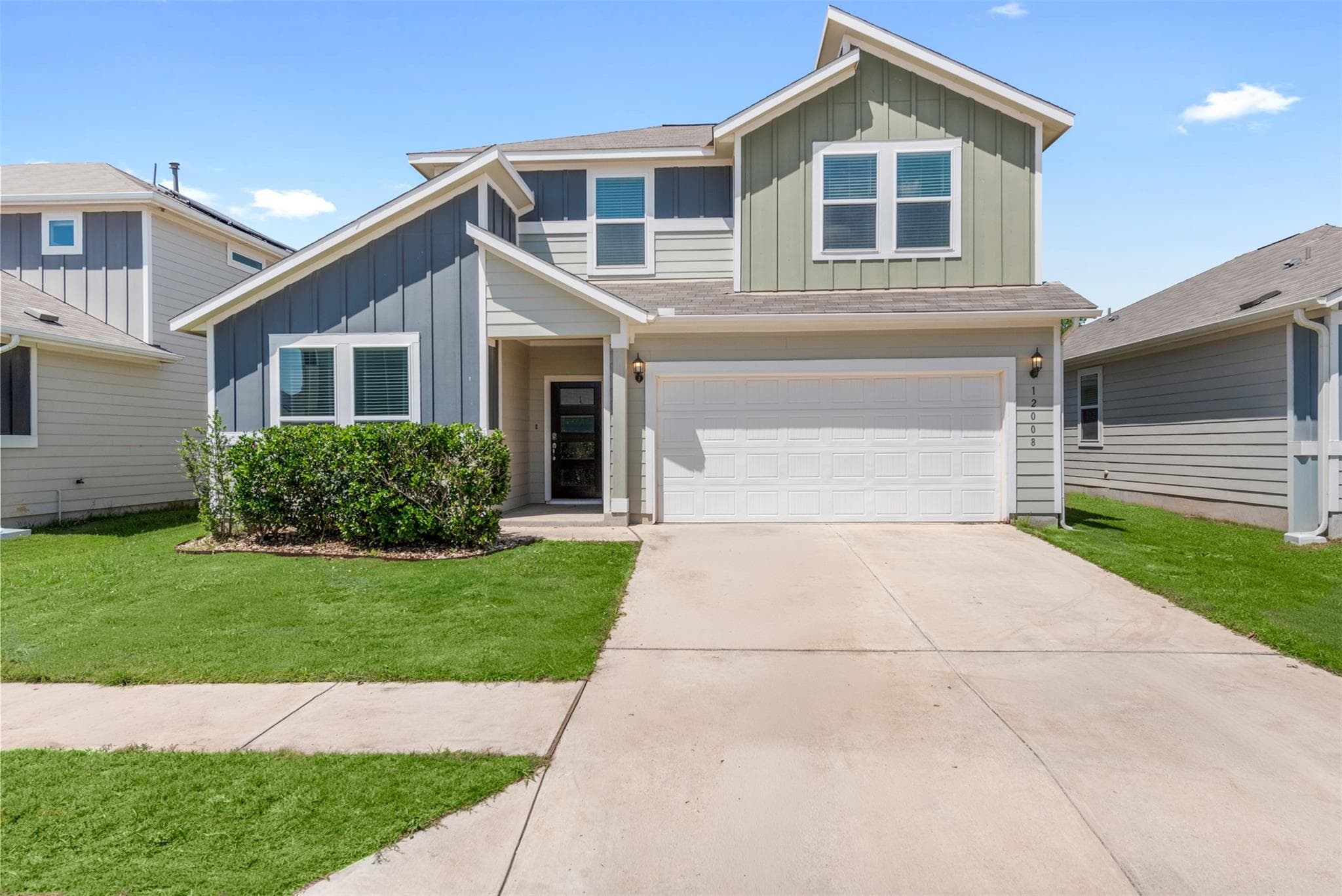 12008 Saddle Rock Dr