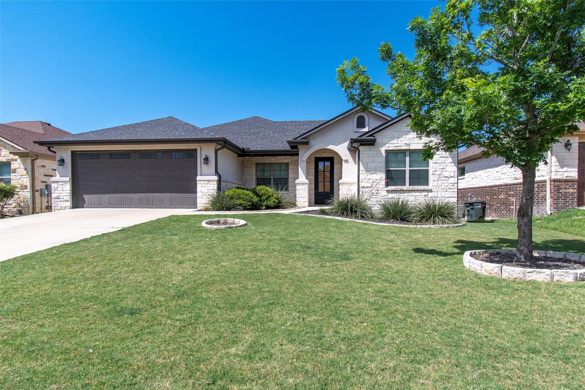 325 OW Lowrey Dr