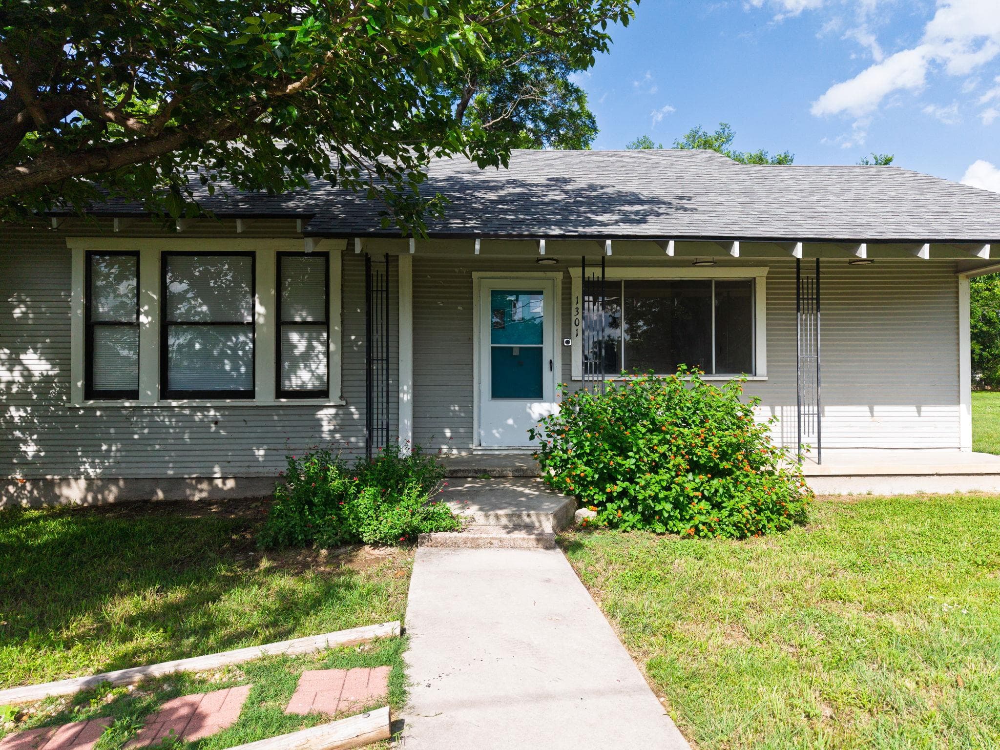 1301 Taylor St None