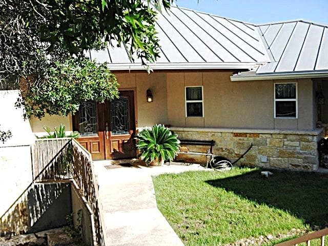 2552 Connie Dr