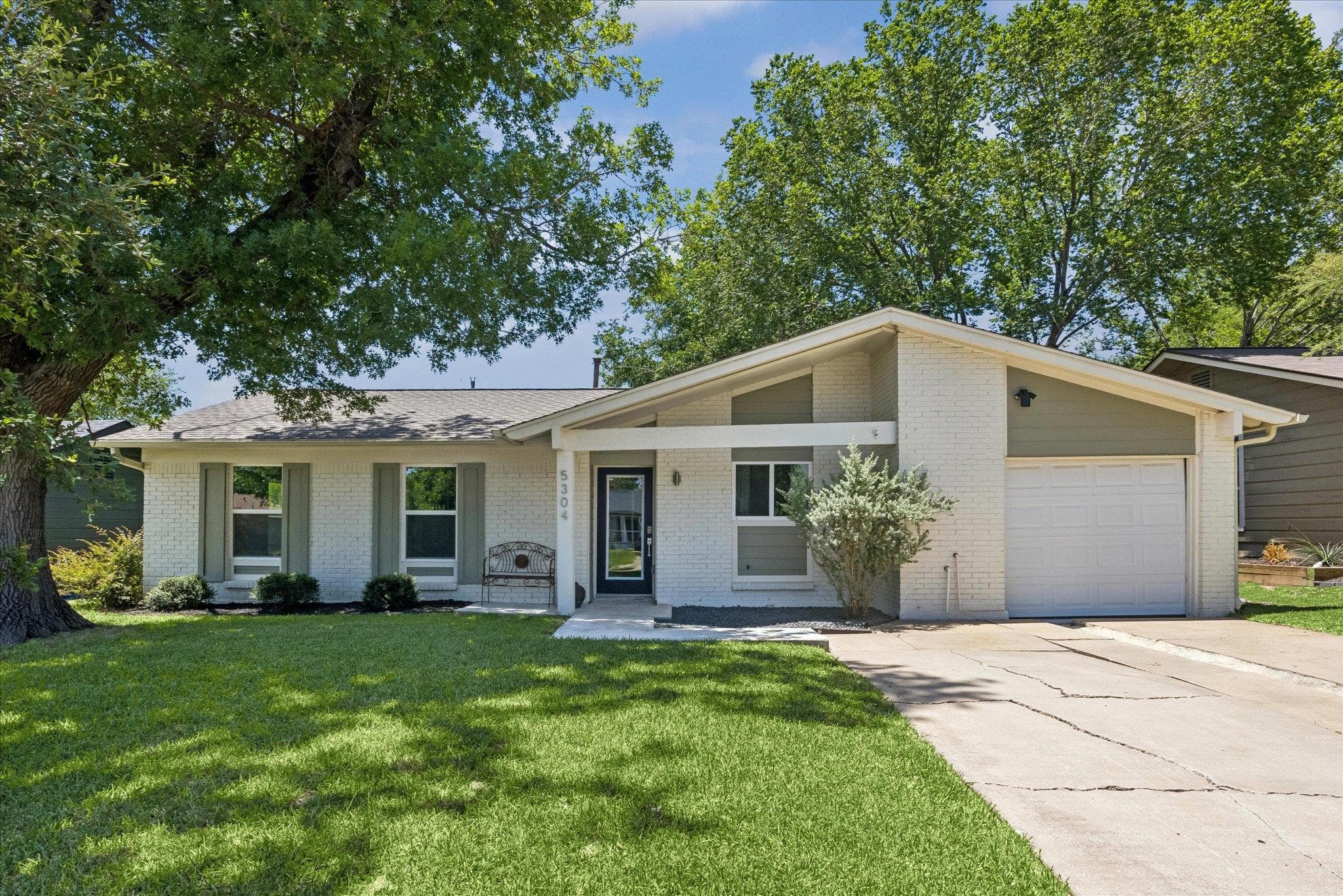 5304 Basswood Ln