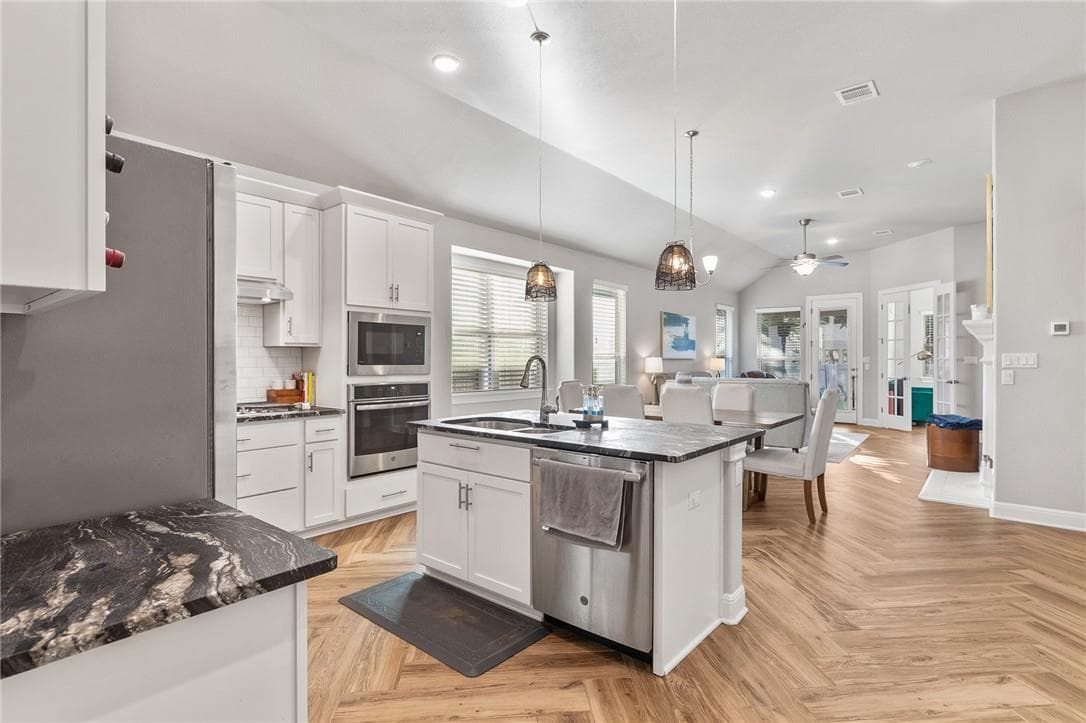 2925 Mossy Springs Dr
