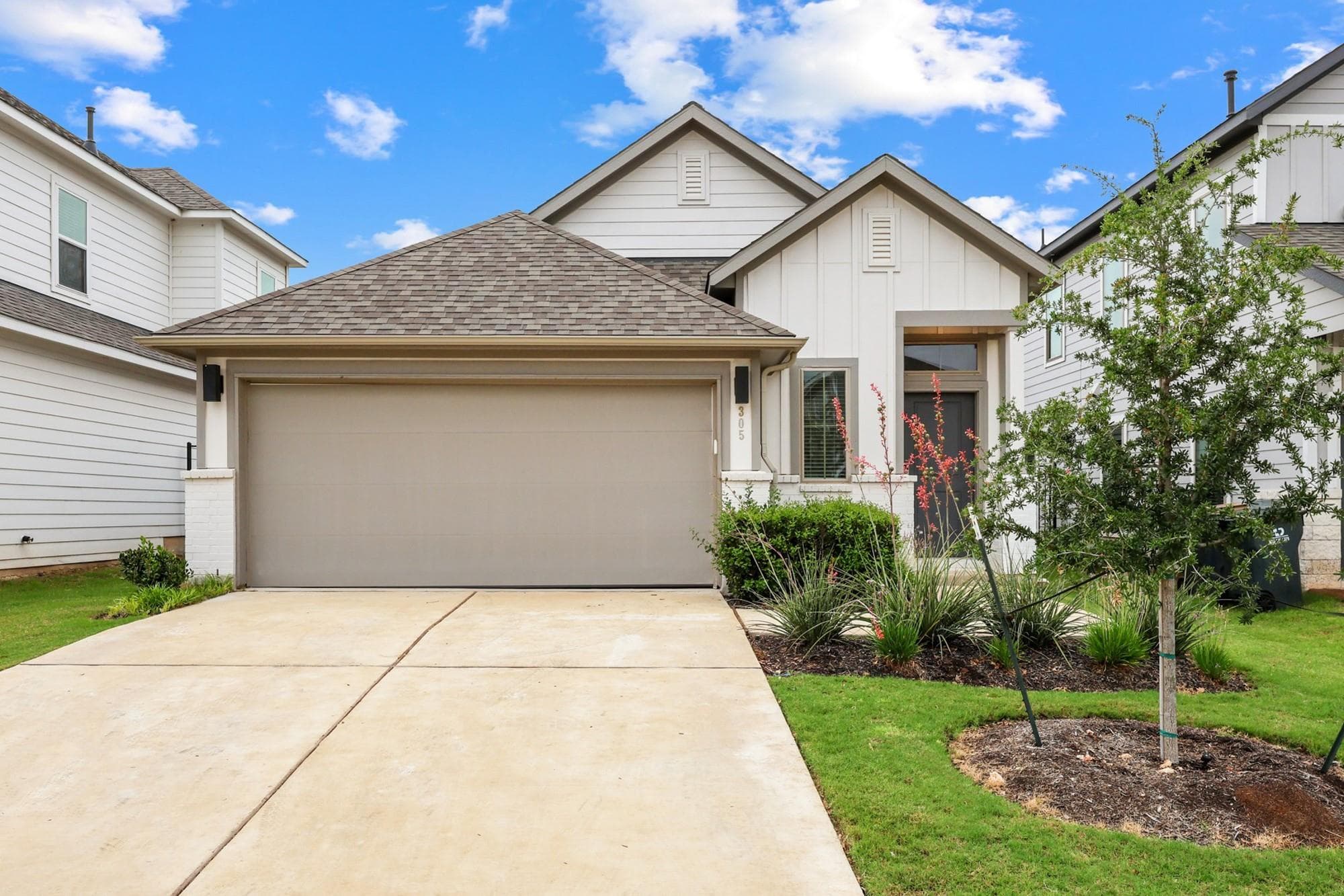 305 Banyon Dr