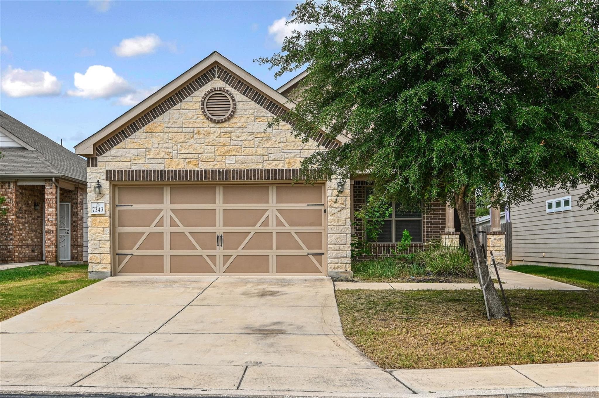 7343 Bluebonnet Bay None