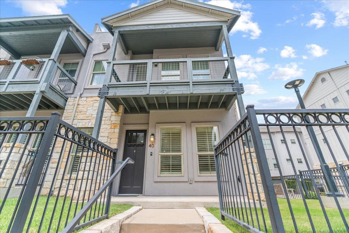 2520 Bluebonnet Dr #40