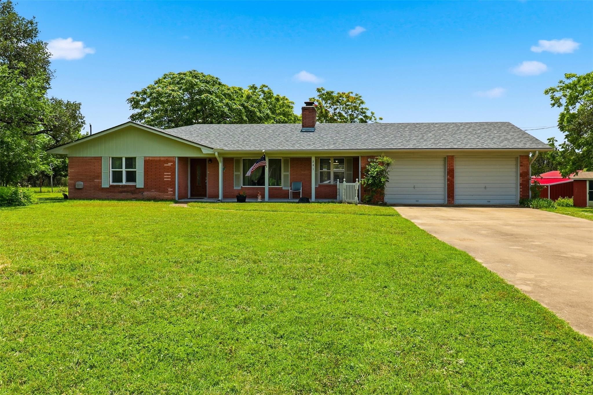 241 Hilltop Dr
