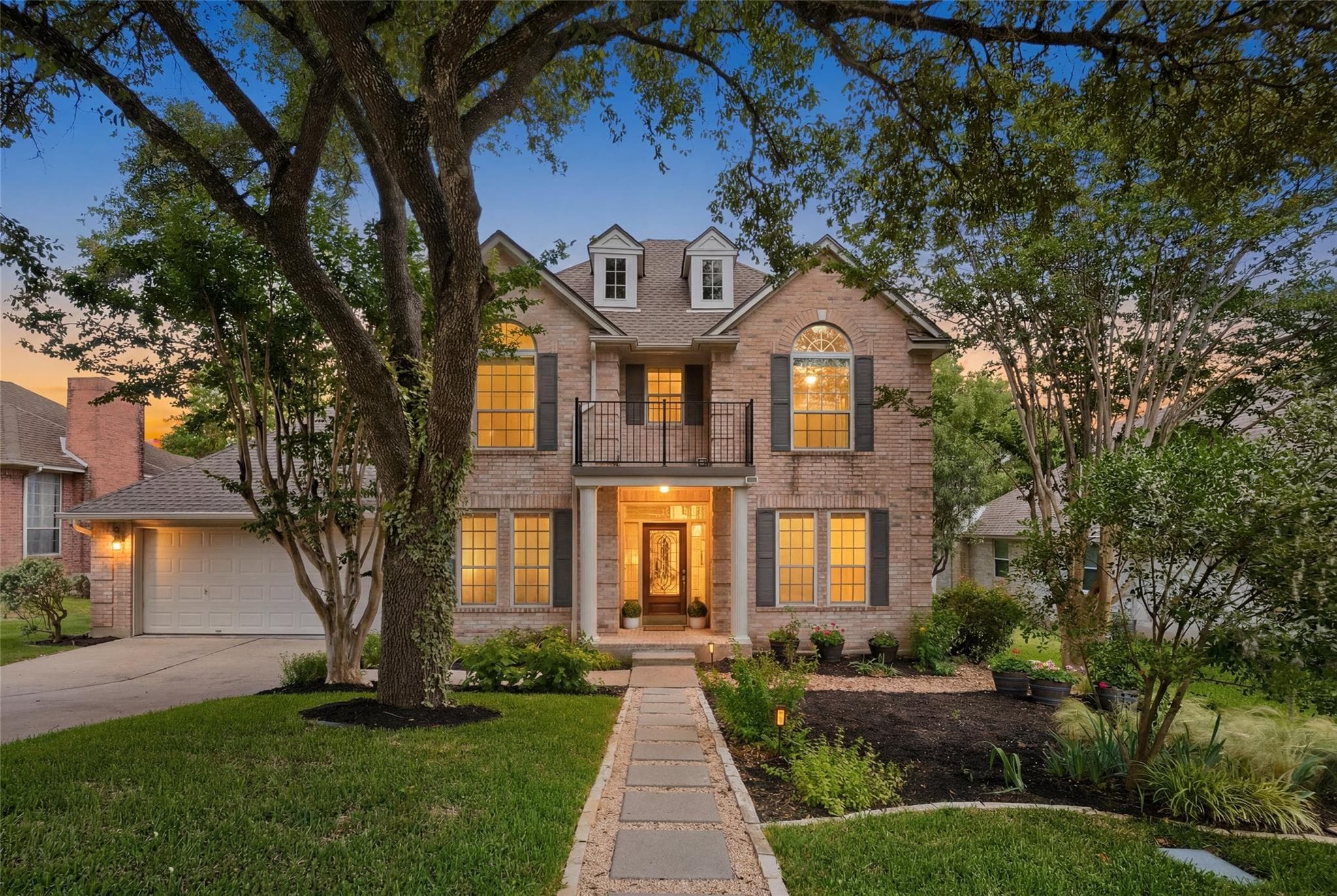 2400 Dunes Dr